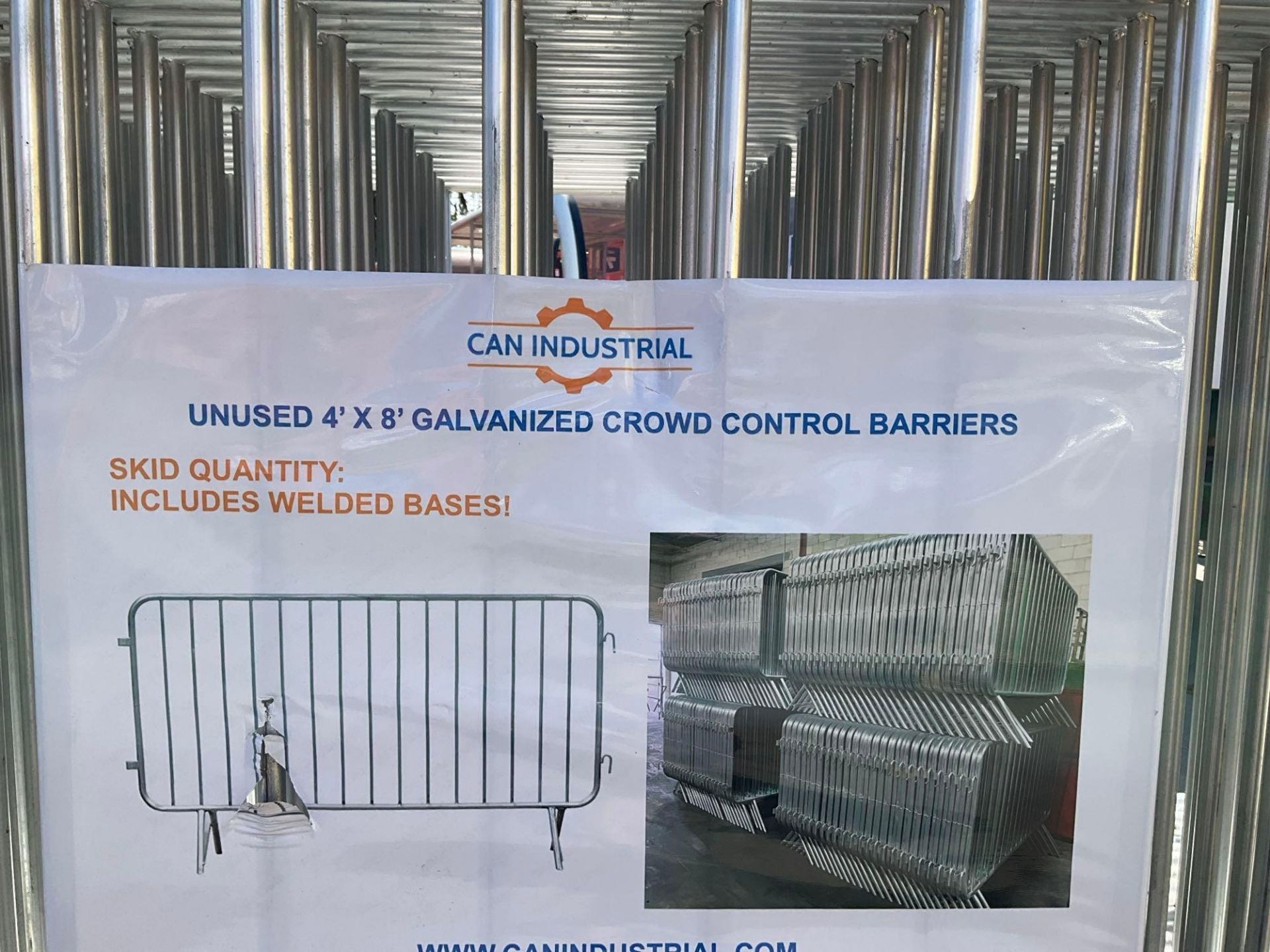 UNUSED 36PCS GALVANIZED CONSTRUCTION SITE / CROWD CONTROL FENCE/BARRICADES, APPROX 4FT x 8FT - Image 2 of 6