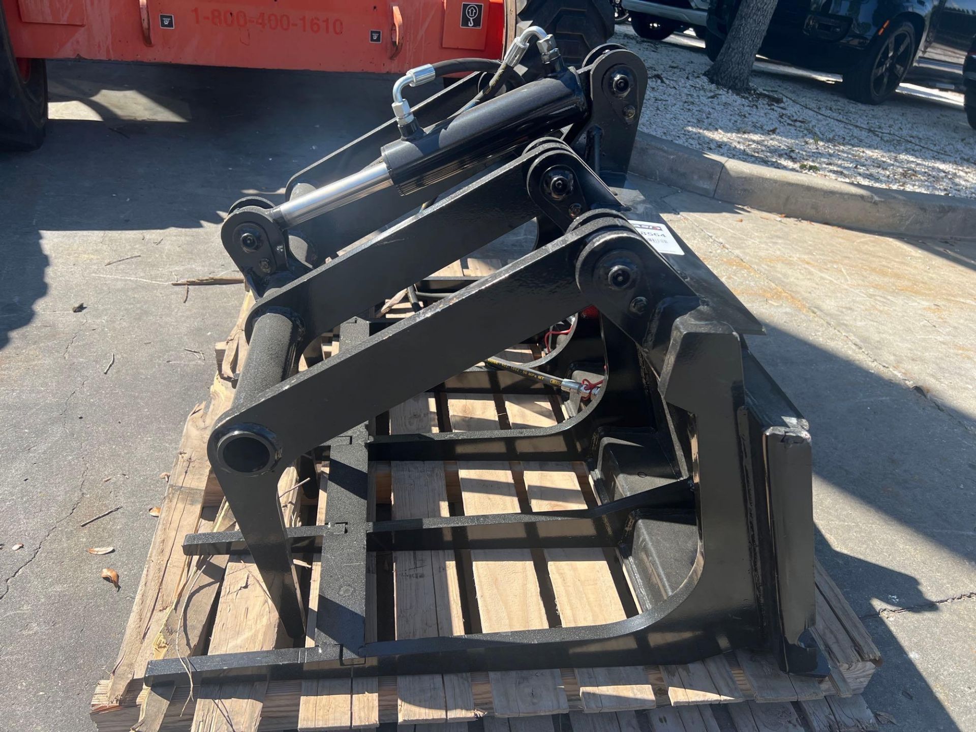 UNUSED GRAPPLE SKID STEER ATTACHMENT - Bild 7 aus 8