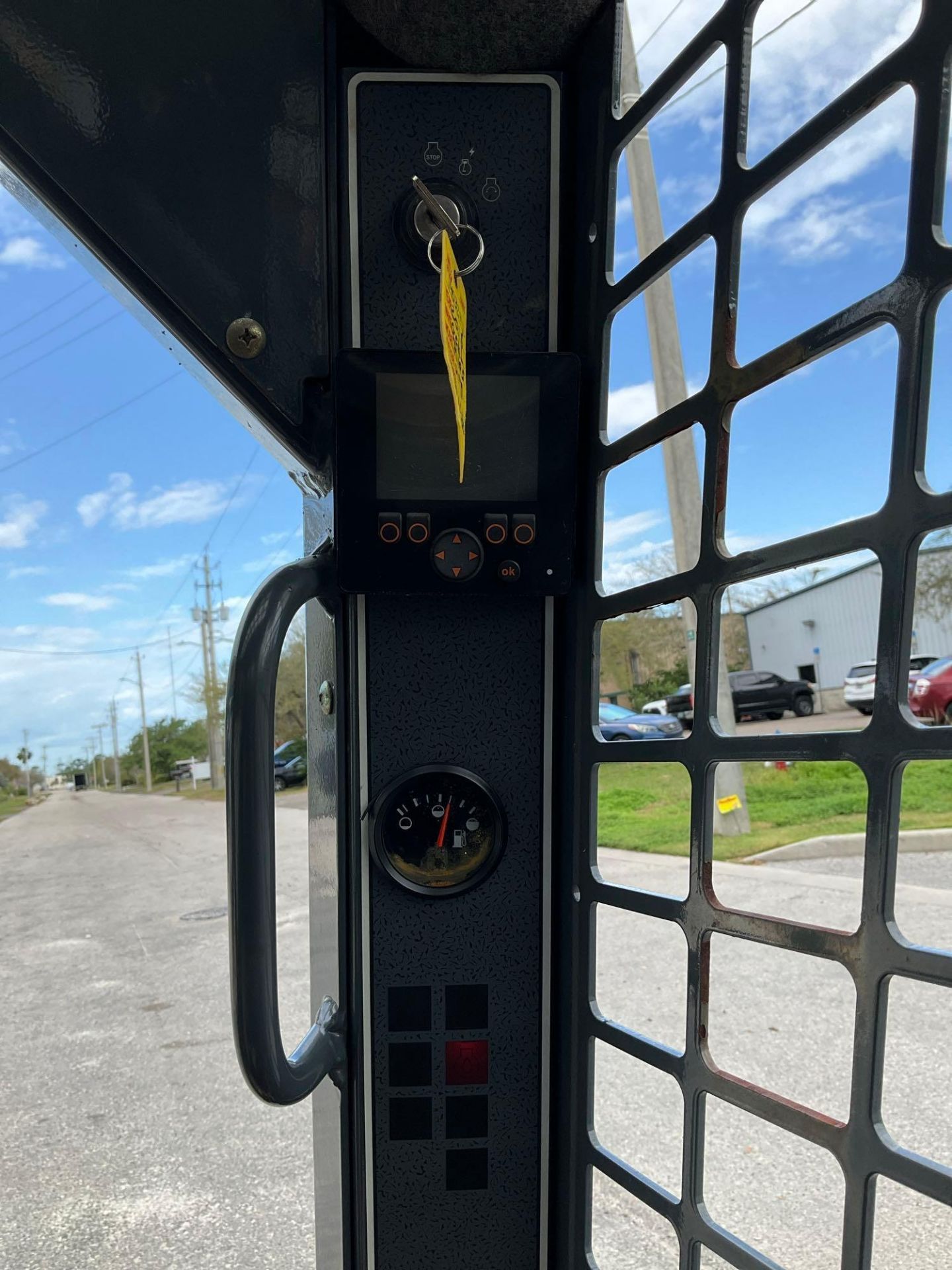 2018 GEHL COMPACT SKID STEER LOADER MODEL R105, DIESEL, BUCKET APPROX 53", RUNS AND OPERATES - Image 12 of 13