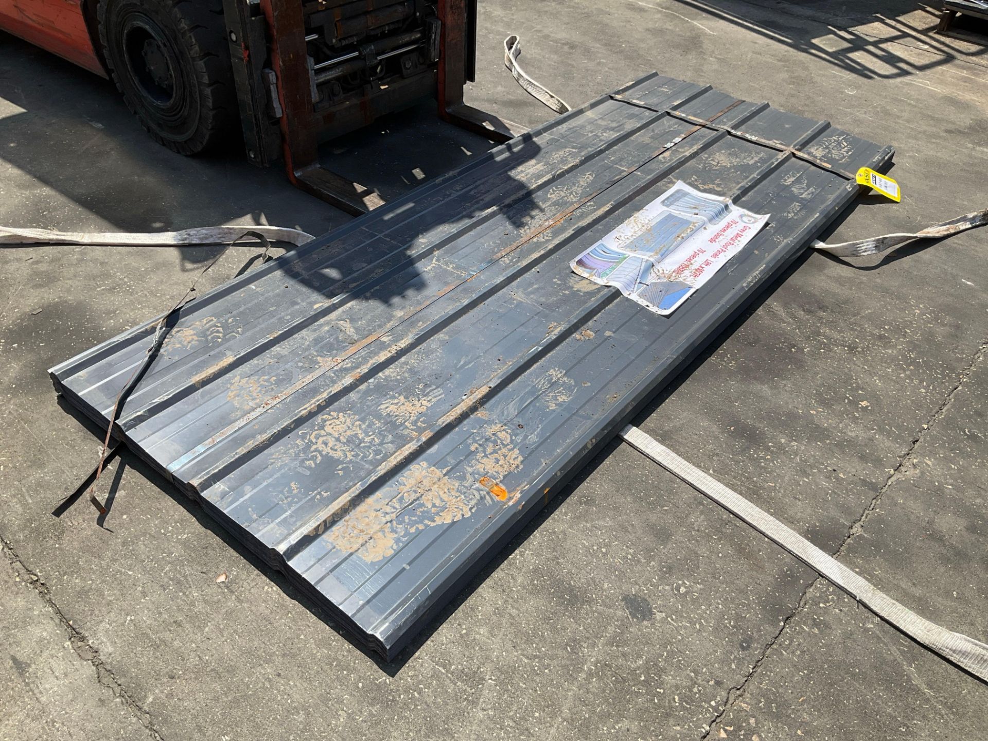 UNUSED METAL ROOF PANELS , APPROX 8FT L x 3FT W , APPROX 70 PIECES - Image 3 of 5