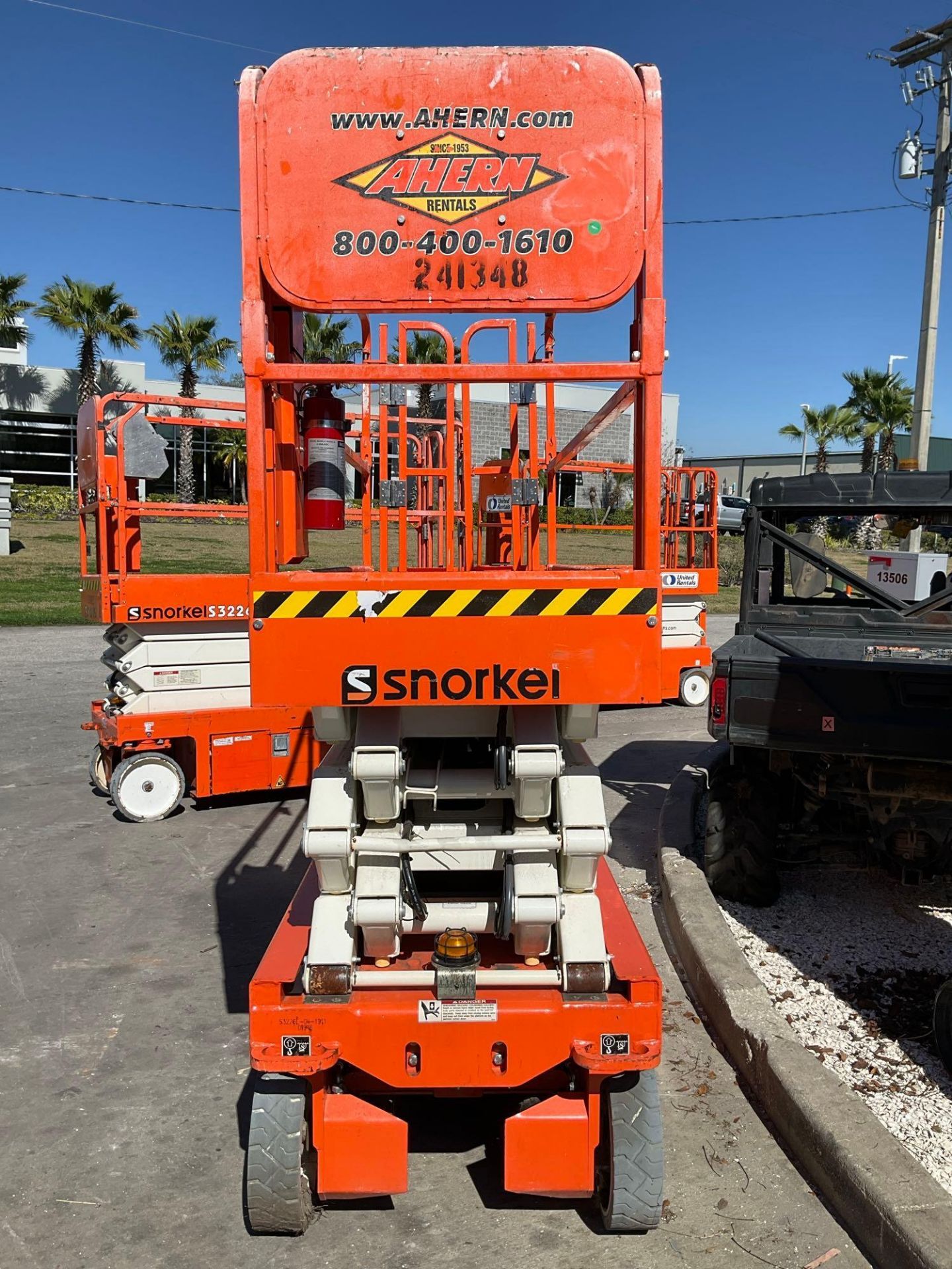 2019 SNORKEL SCISSOR LIFT MODEL S3226E ANSI , ELECTRIC, APPROX MAX PLATFORM HEIGHT 26FT, NON MARK... - Image 4 of 11