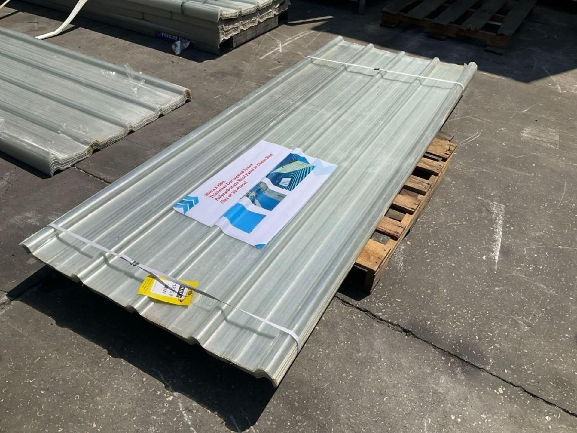 UNUSED POLYCARBONATE ROOF PANEL , THICKNESS CORRUGATED FOAM, APPROX 95" L x 28" , APPROX 30 PIECE ( - Image 7 of 8