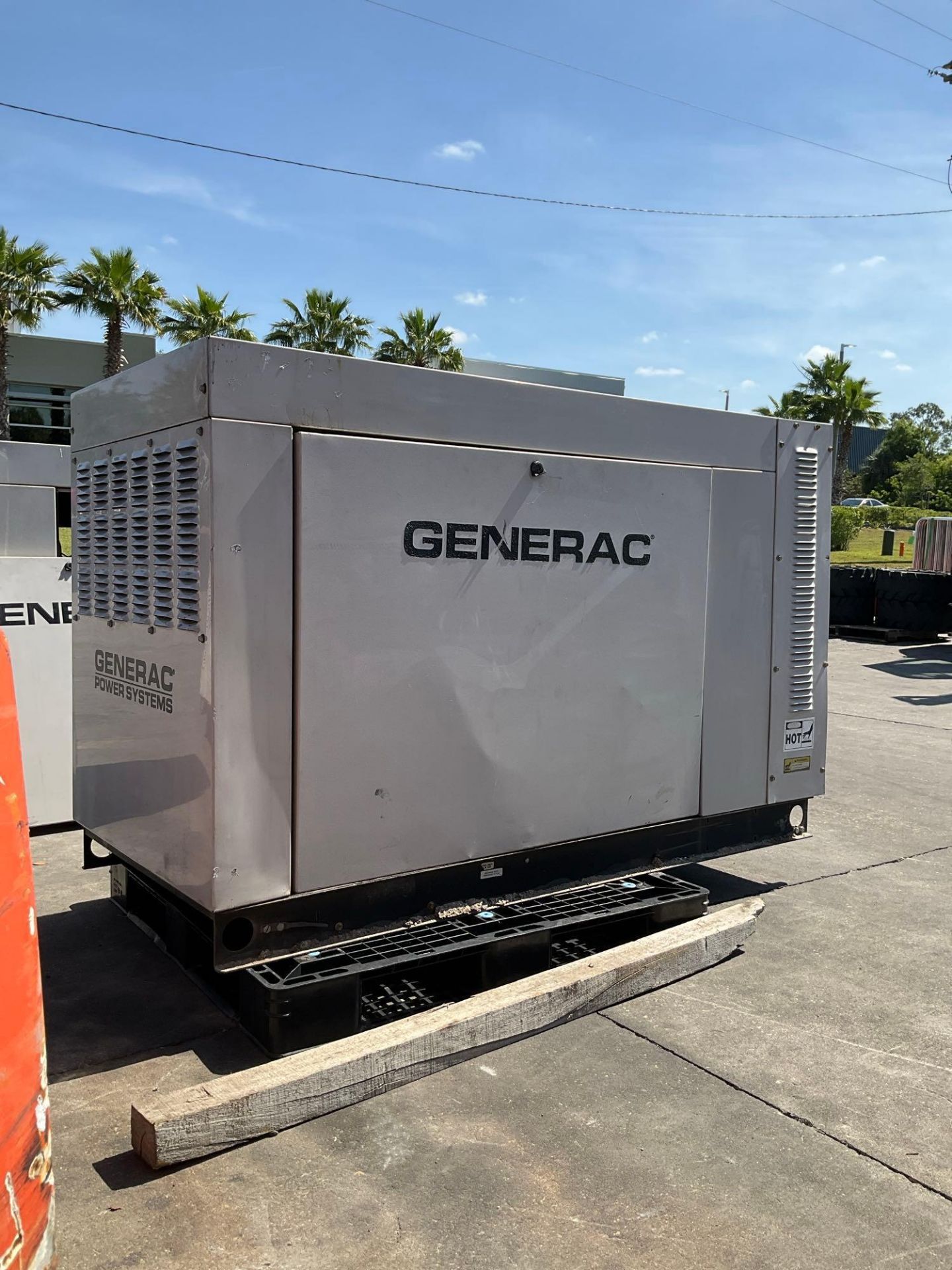 GENERAC 30KW GENERATOR , LP / NG POWER, LOW HRS SHOWING , RUNS AND OPERATES - Image 3 of 8