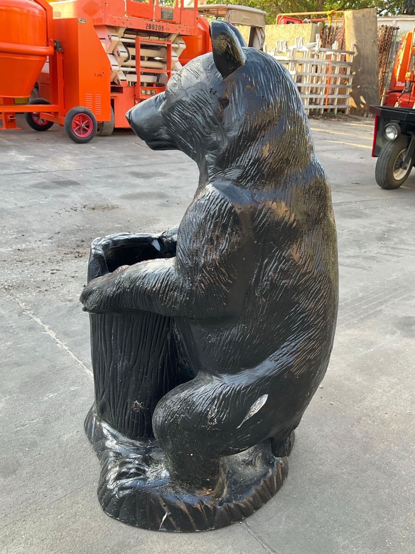 ALUMINIUM SMALL BEAR WITH TREE STUMP STATUE, APPROX 31" T - Image 6 of 7