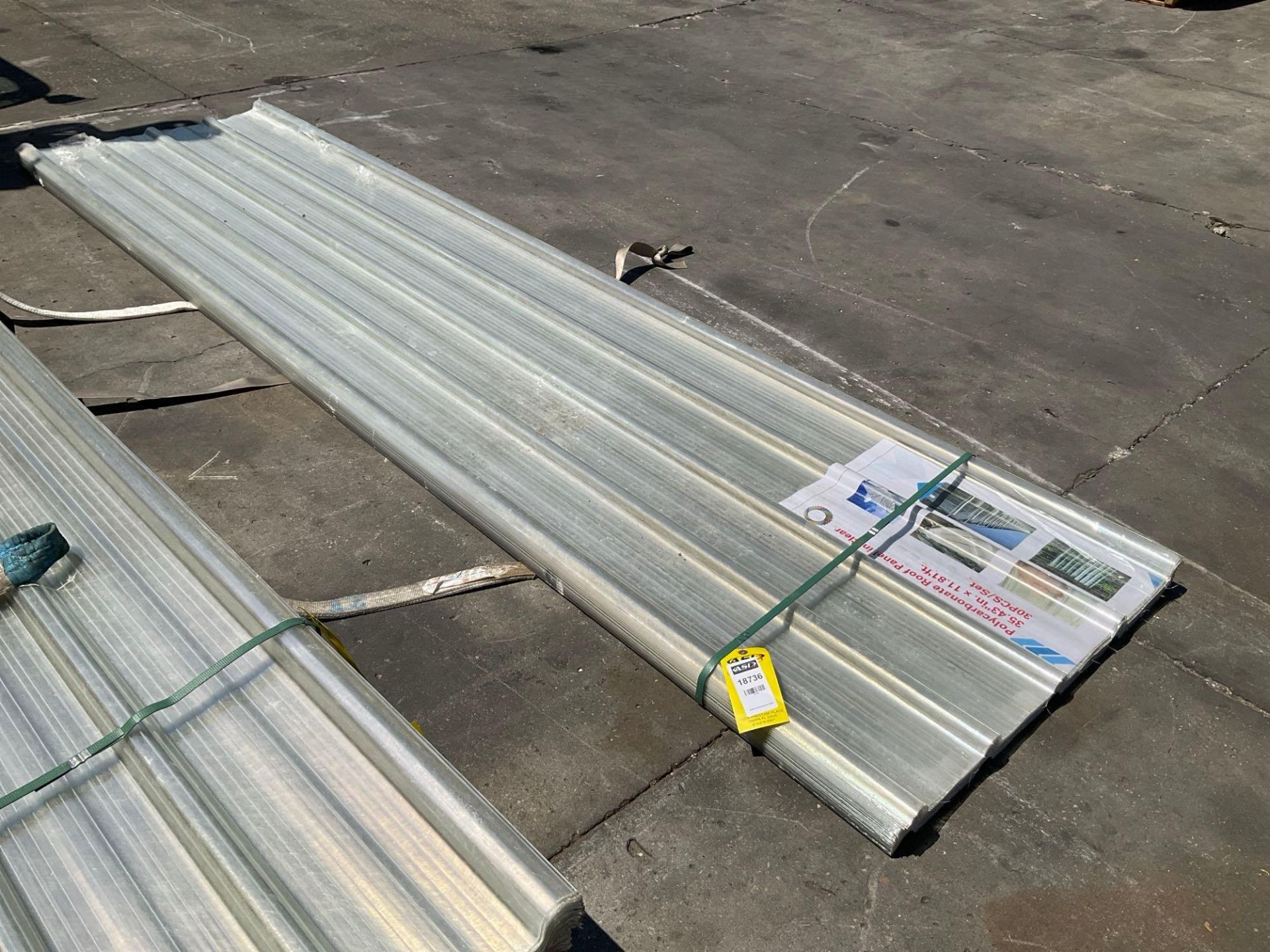 UNUSED POLYCARBONATE ROOF PANELS CLEAR, APPROX 35.43IN x 11.81FT, APPROX 30 PIECES - Image 5 of 7
