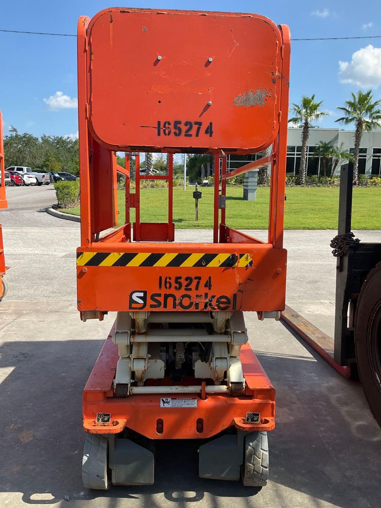 2016 SNORKEL SCISSOR LIFT MODEL S3219E ANSI , ELECTRIC, APPROX MAX PLATFORM HEIGHT 19FT, NON MARK... - Image 4 of 11