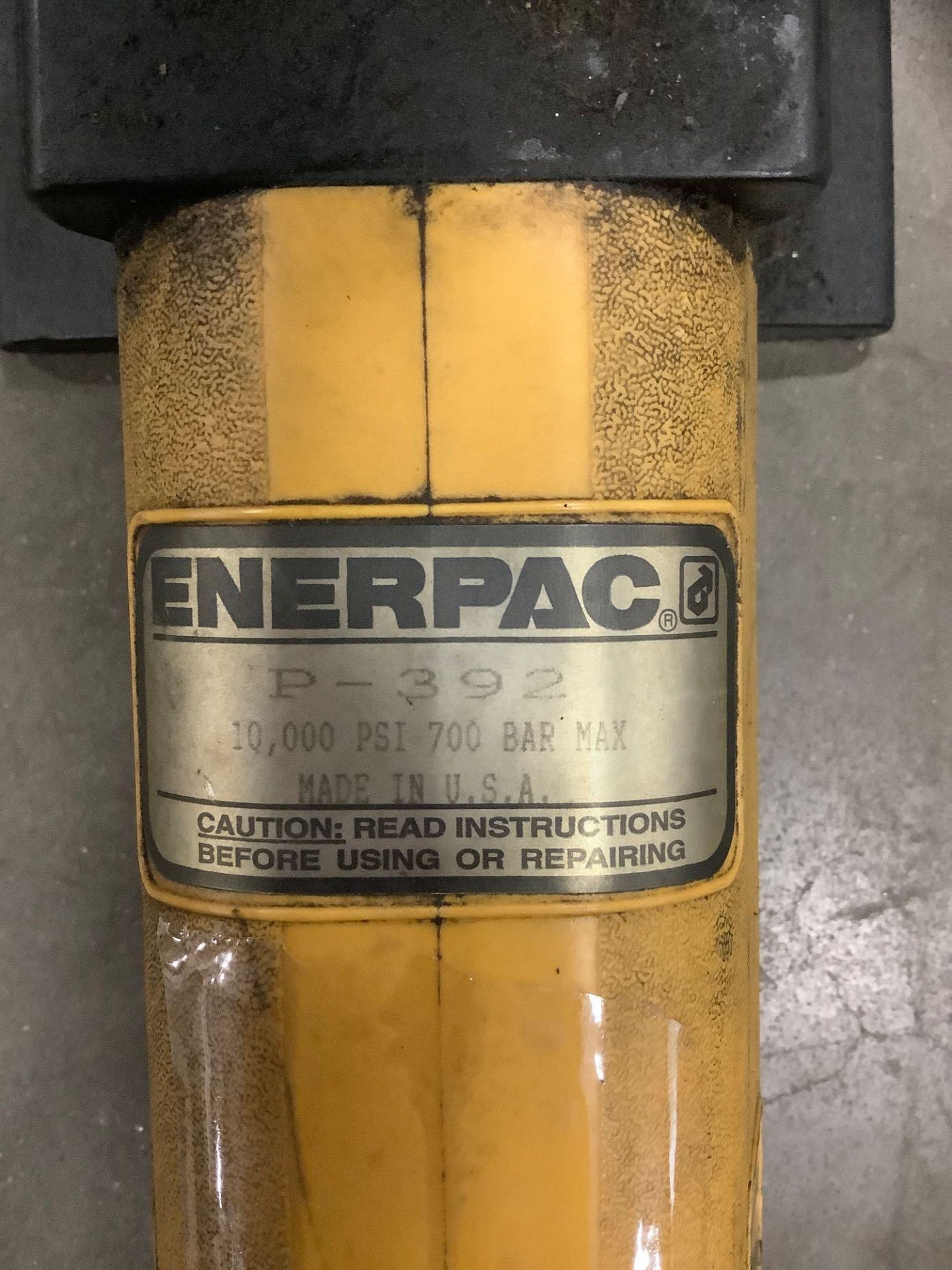 ENERPAC PUMP MODEL P-392 WITH ENERPAC HYDRAULIC CYLINDER MODEL RC256 - Image 4 of 7