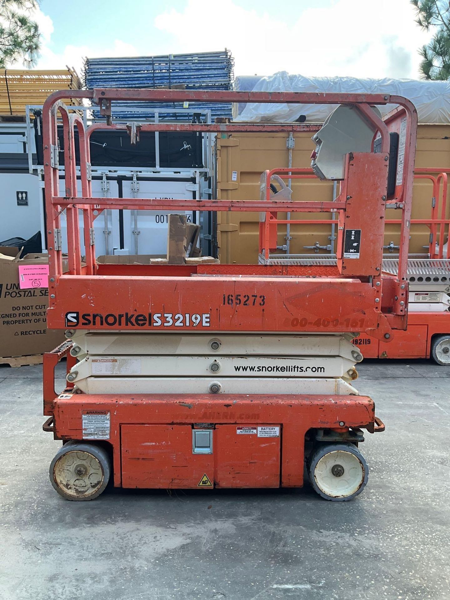 2015 SNORKEL SCISSOR LIFT MODEL S3219E ANSI , ELECTRIC, APPROX MAX PLATFORM HEIGHT 19FT, NON MARK... - Image 2 of 12