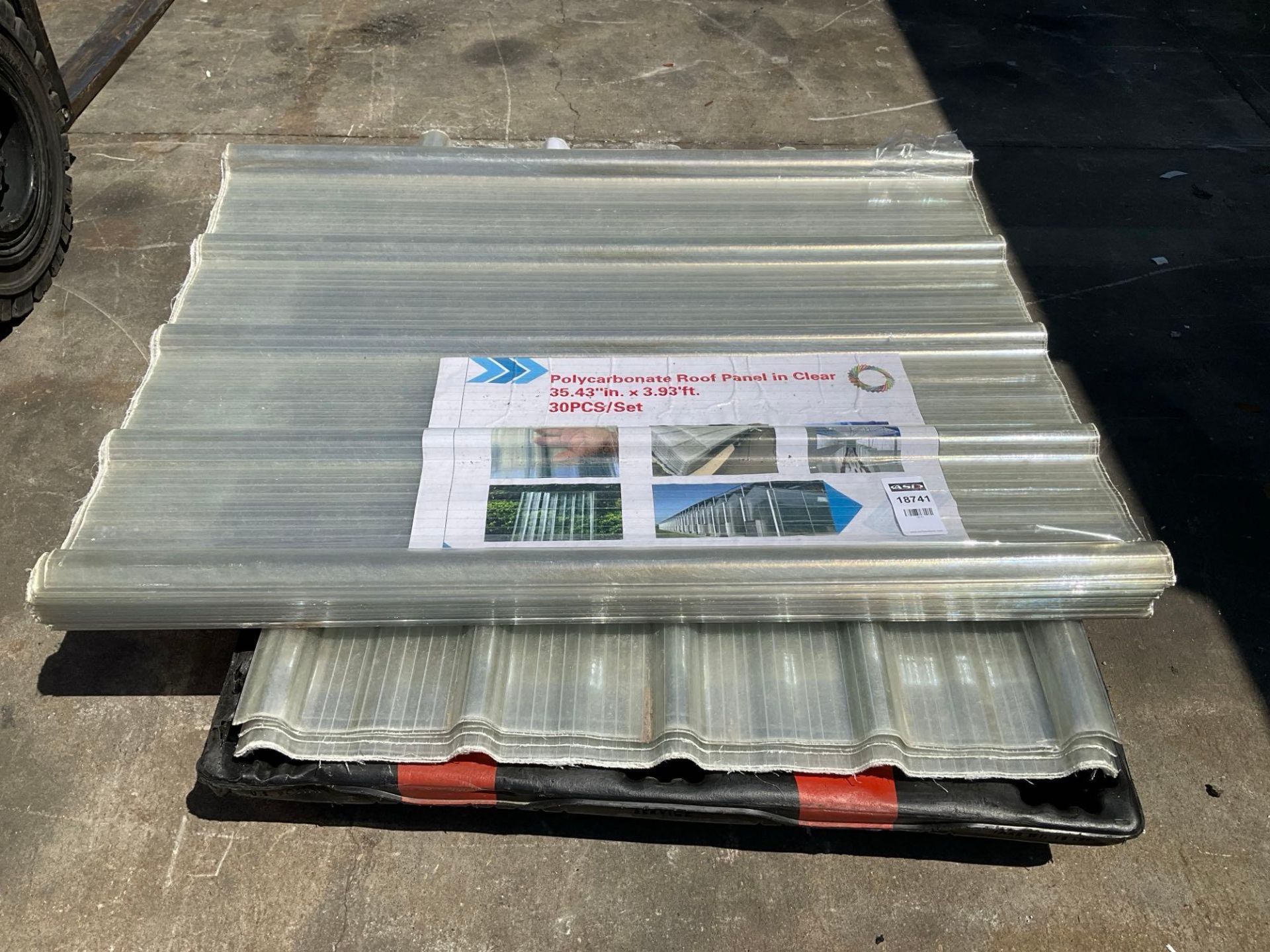 UNUSED (2 ) SETS OFPOLYCARBONATE ROOF PANELS CLEAR, APPROX 35.43IN x 3.93FT, APPROX 30 PIECESEACH - Bild 2 aus 6