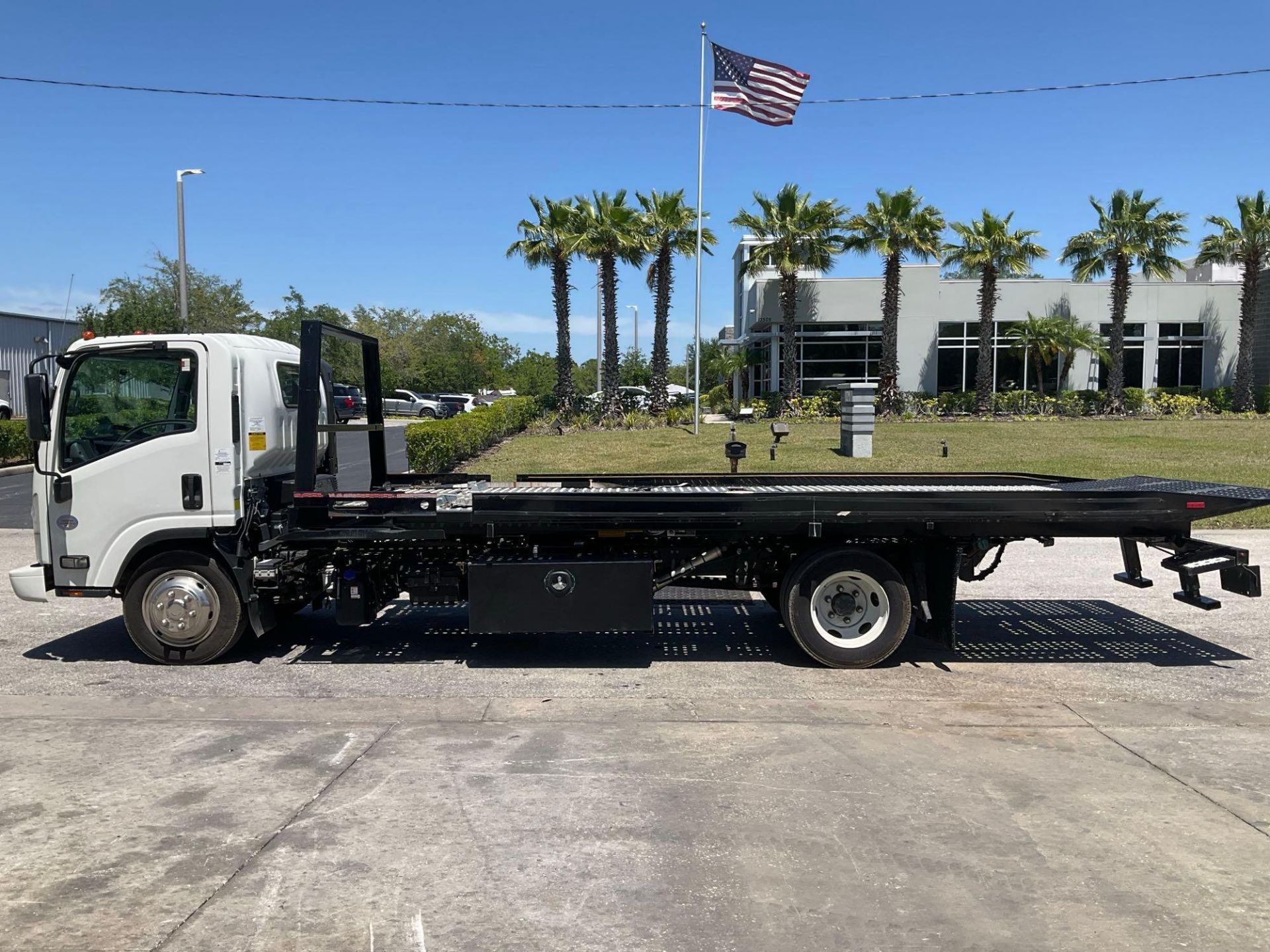 2021 ISUZU NQR ROLLBACK TRUCK, DIESEL, COTTRELL BED APPROX 251" L, NON CDL TRUCK, GVWR19500, FLEET - Bild 2 aus 27