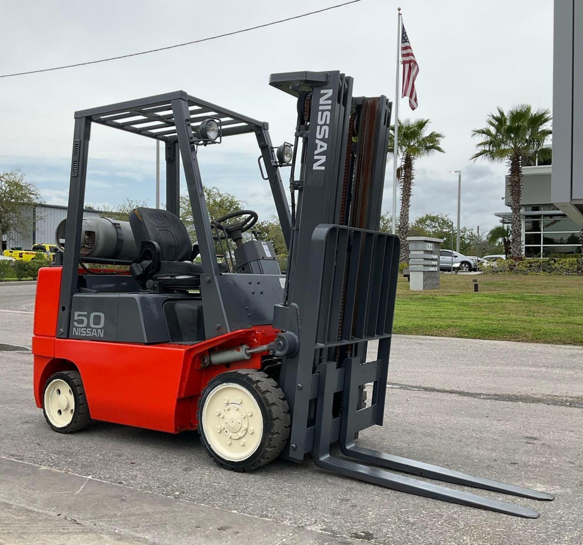 NISSAN FORKLIFT CPJ02-A20PV, LP POWERED, LOW HOURS, APPROX MAX CAPACITY 4400LBS, APPROX MAX HEIGHT - Image 2 of 12