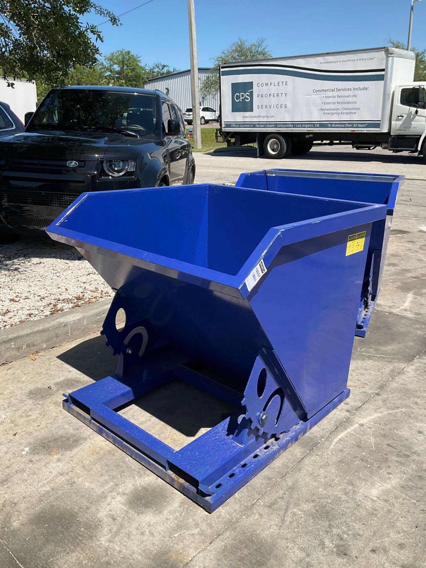 UNUSED 1CU YARD SELF DUMPING HOPPER WITH FORK POCKETS