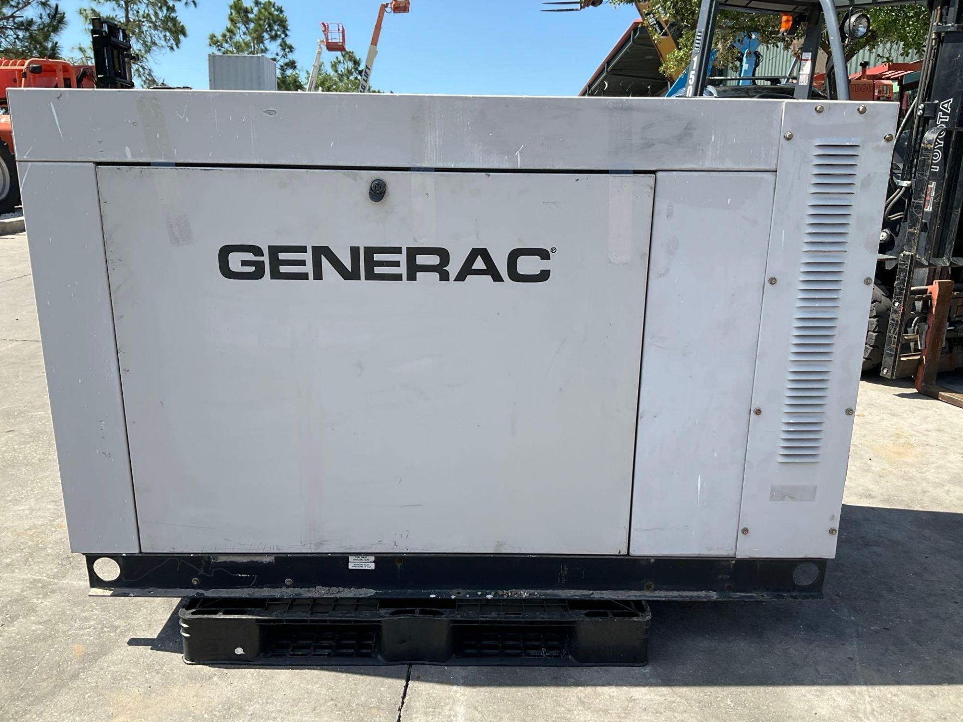 GENERAC30KW GENERATOR , LP / NG POWER, LOW HRS SHOWING, RUNS AND OPERATES - Image 2 of 9