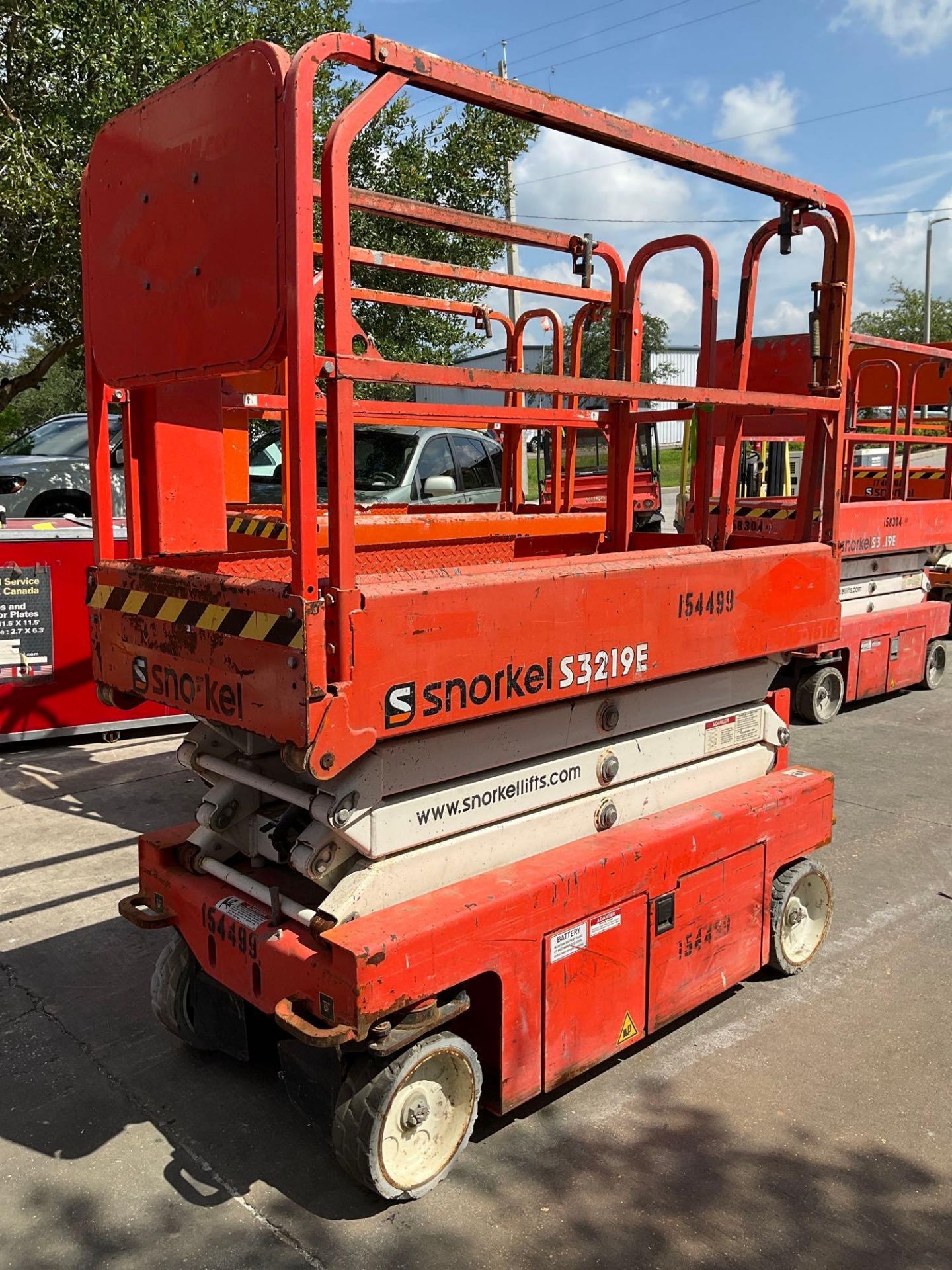 2014 SNORKEL SCISSOR LIFT MODEL S3219E ANSI , ELECTRIC, APPROX MAX PLATFORM HEIGHT 19FT, NON MARK... - Image 3 of 10