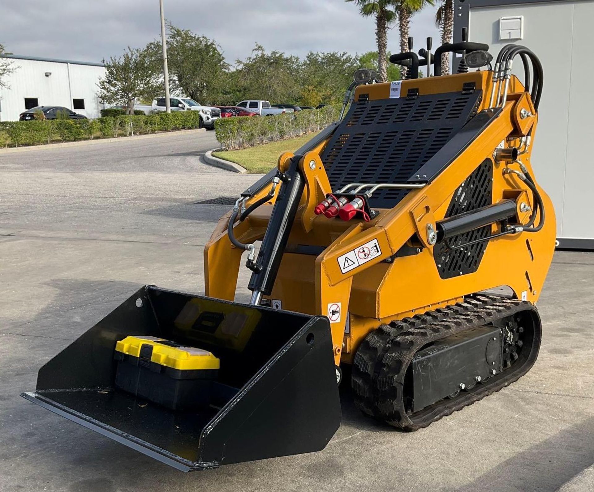 2023 AGROTK WALK BEHIND CRAWLER SKID STEER LOADER MODEL KBT23, GAS POWERED, ELECTRIC START, RUBBE... - Image 5 of 13