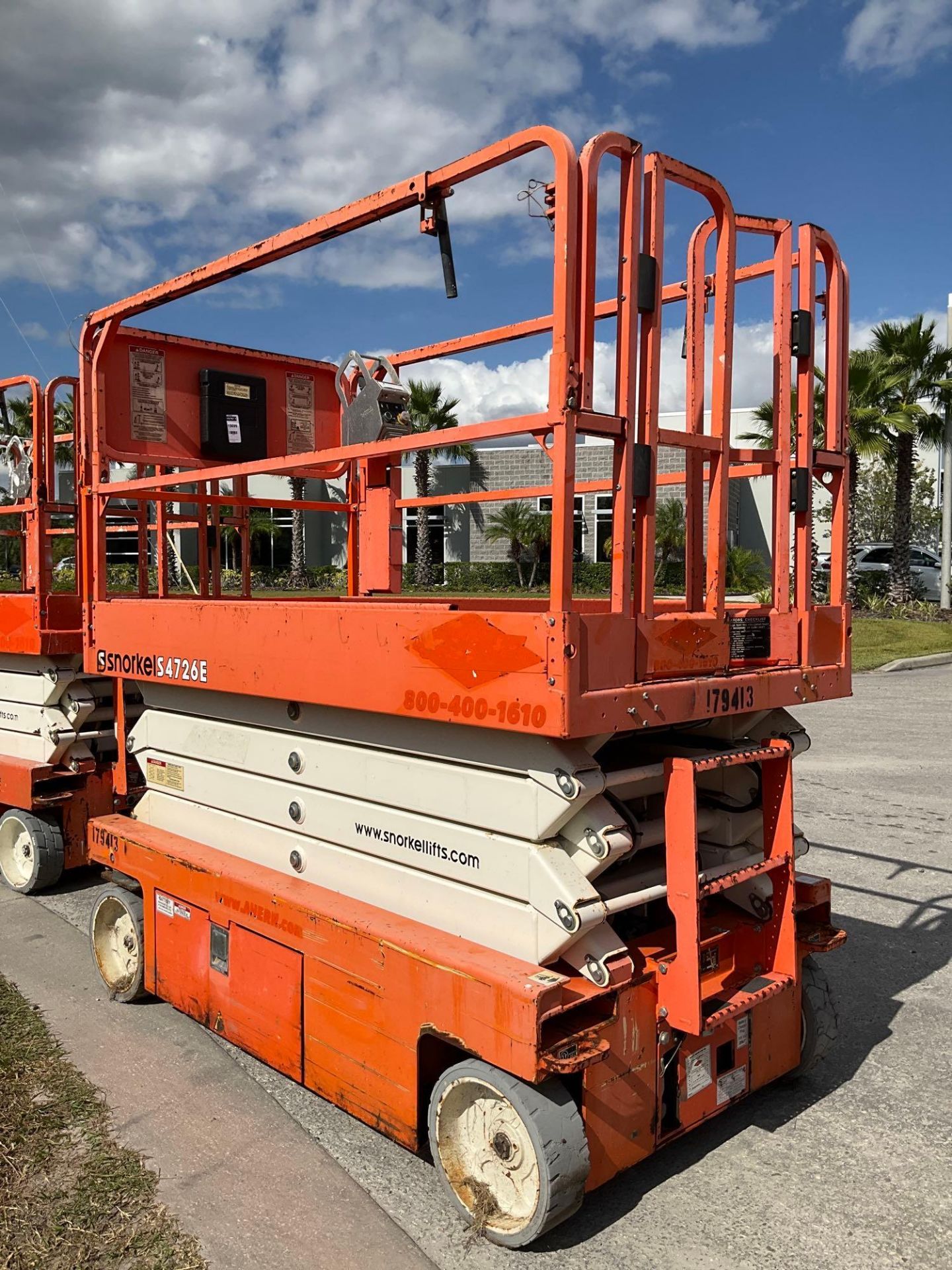 2016 SNORKEL SCISSOR LIFT MODEL S4726E ANSI , ELECTRIC, APPROX MAX PLATFORM HEIGHT 26FT, NON MARK... - Image 6 of 11