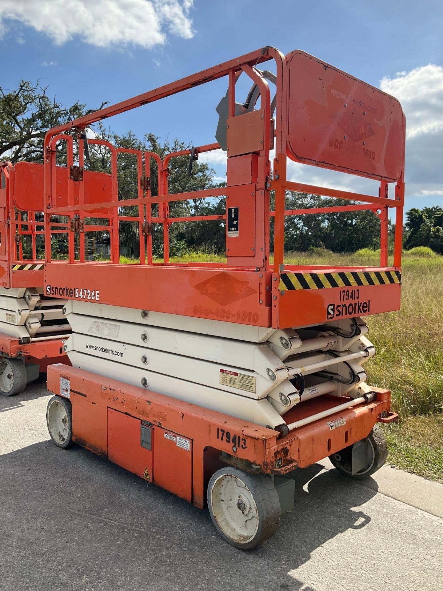 2016 SNORKEL SCISSOR LIFT MODEL S4726E ANSI , ELECTRIC, APPROX MAX PLATFORM HEIGHT 26FT, NON MARK... - Image 3 of 11