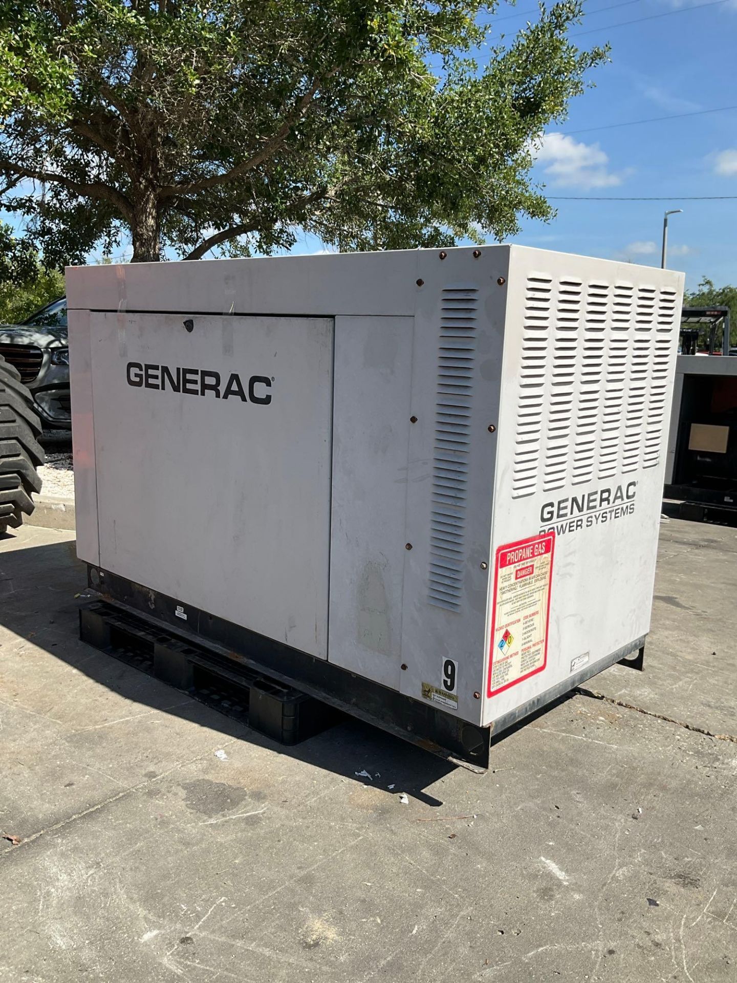 GENERAC30KW GENERATOR , LP / NG POWER, LOW HRS (313 SHOWING), RUNS AND OPERATES - Image 4 of 8