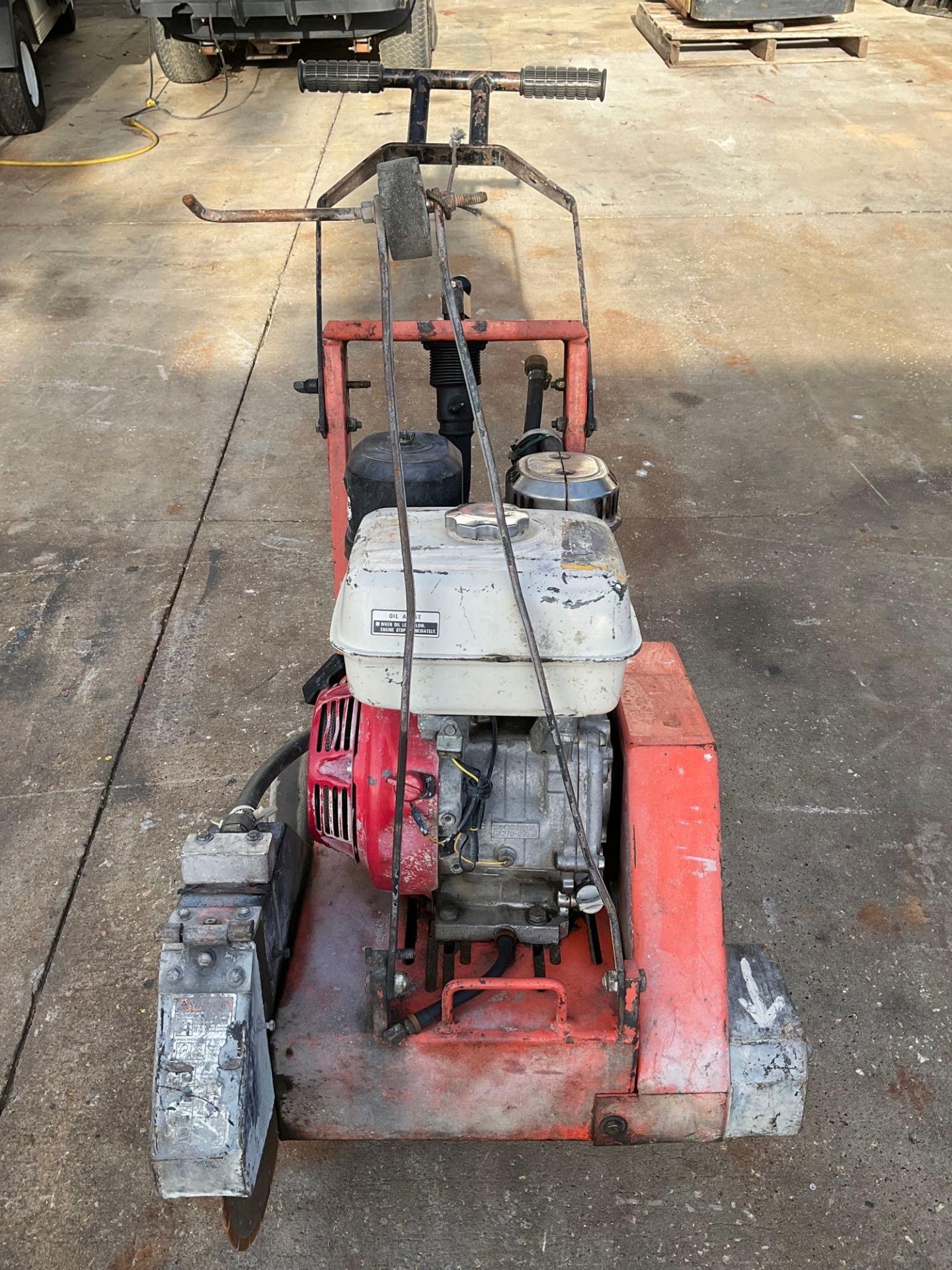 2014 DIAMOND PRODUCTS CC1300 14" ROAD SAW 8HP HONDA GAS, RUNS - Image 9 of 11