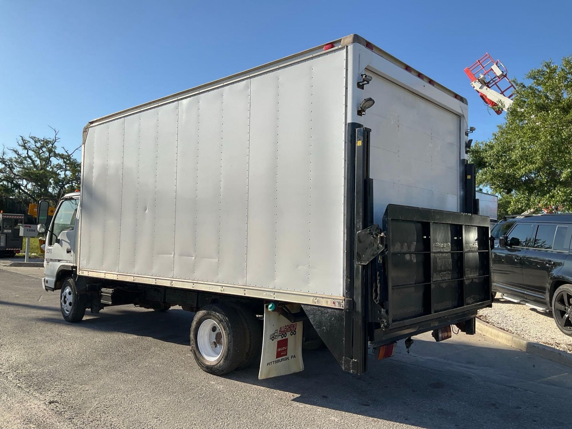 2007 ISUZU NPR BOX TRUCK, DIESEL AUTOMATIC, APPROX GVWR 14,500LBS, BOX BODY APPROX 16FT, POWER LO... - Image 8 of 23