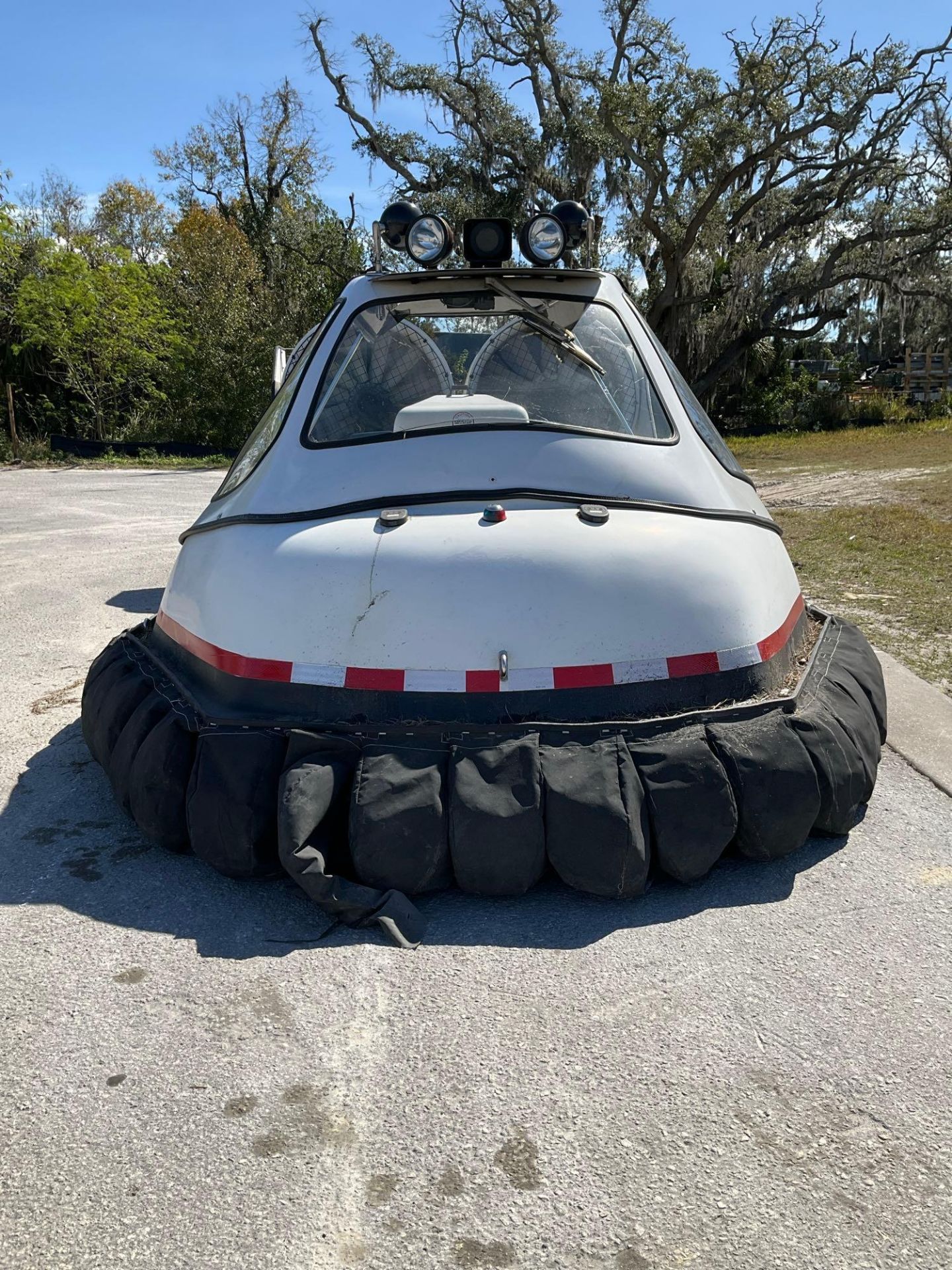 HOVERGUARD HOVERCRAFT W/TRAILER, HOVERTOUR 1000 MODEL 7900200, NEW BATTERY , 37 HRS SHOWING - Image 10 of 39