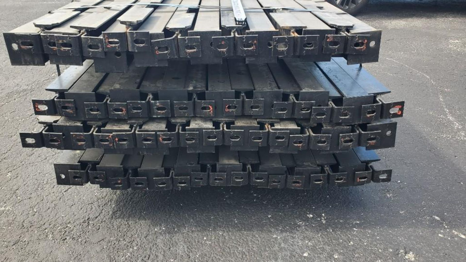 BLACK TRACKING FOR PALLETRACK, APPROXIMATELY 63 PIECES TOTAL - Image 2 of 8