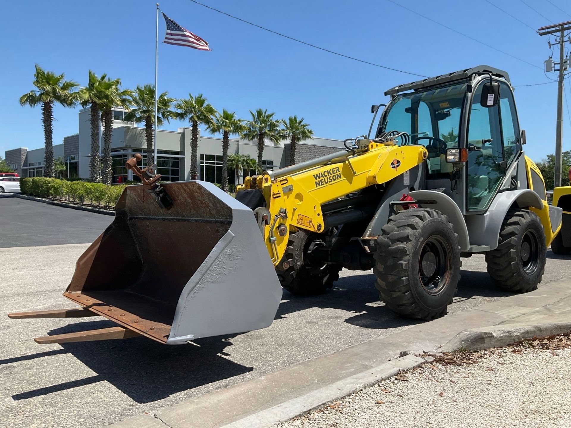 WACKER NEUSON 750 T WHEEL LOADER, DEUTZ DIESEL, RUNS AND OPERATES