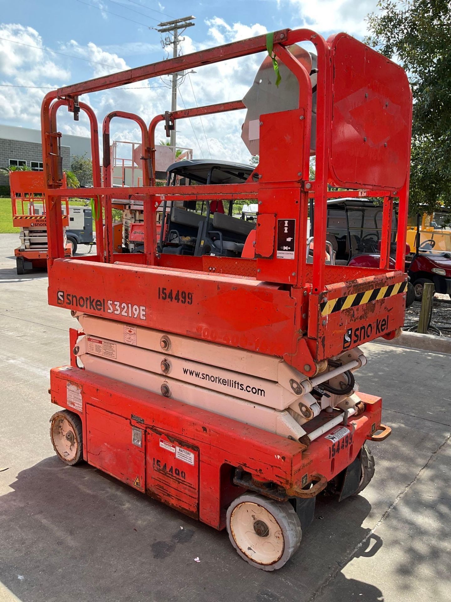 2014 SNORKEL SCISSOR LIFT MODEL S3219E ANSI , ELECTRIC, APPROX MAX PLATFORM HEIGHT 19FT, NON MARK... - Image 5 of 10