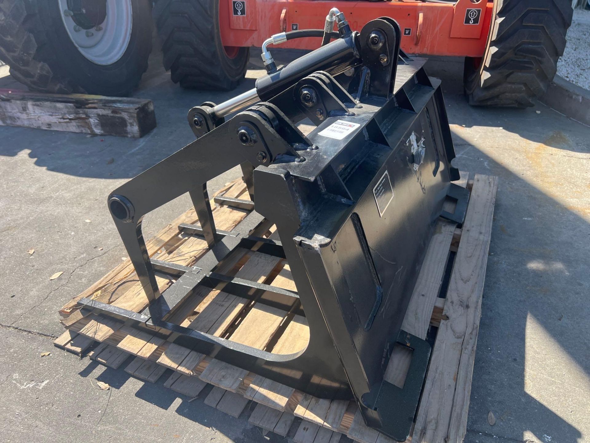 UNUSED GRAPPLE SKID STEER ATTACHMENT - Bild 6 aus 8