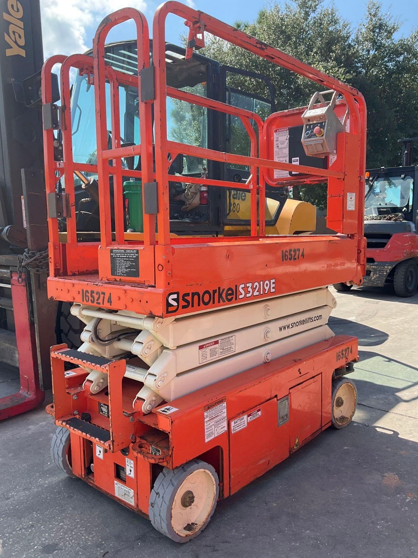 2016 SNORKEL SCISSOR LIFT MODEL S3219E ANSI , ELECTRIC, APPROX MAX PLATFORM HEIGHT 19FT, NON MARK...