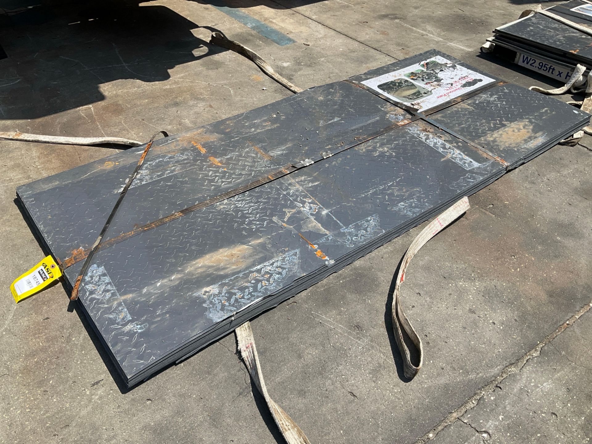 UNUSED STEEL DIAMOND PLATES , APPROX 39.37IN W x 7.87FT L, APPROX 70 PIECES - Bild 5 aus 6