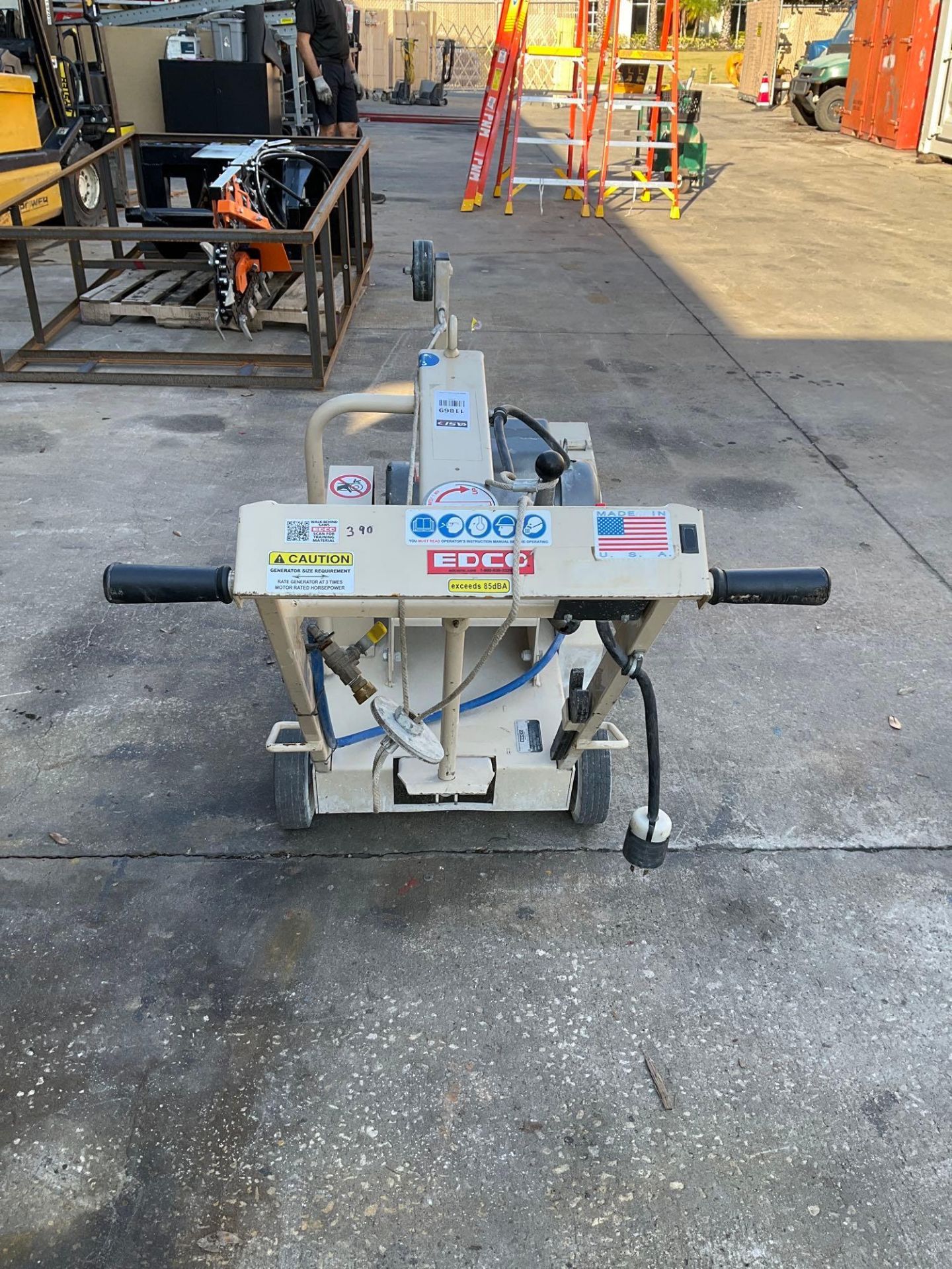 EDCO WALK BEHIND SAW MODEL DS-18-5/230/1 WITH BALDOR RELIANCER MOTOR, ELECTRIC , NO BLADE, WORKS - Image 4 of 10