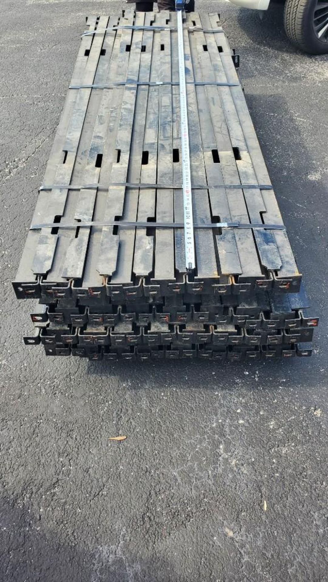 BLACK TRACKING FOR PALLETRACK, APPROXIMATELY 63 PIECES TOTAL - Image 3 of 8
