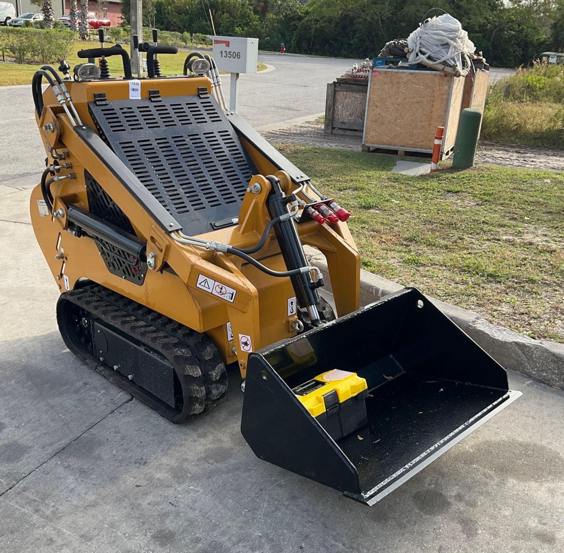 2023 AGROTK WALK BEHIND CRAWLER SKID STEER LOADER MODEL KBT23, GAS POWERED, ELECTRIC START, RUBBE... - Image 10 of 13