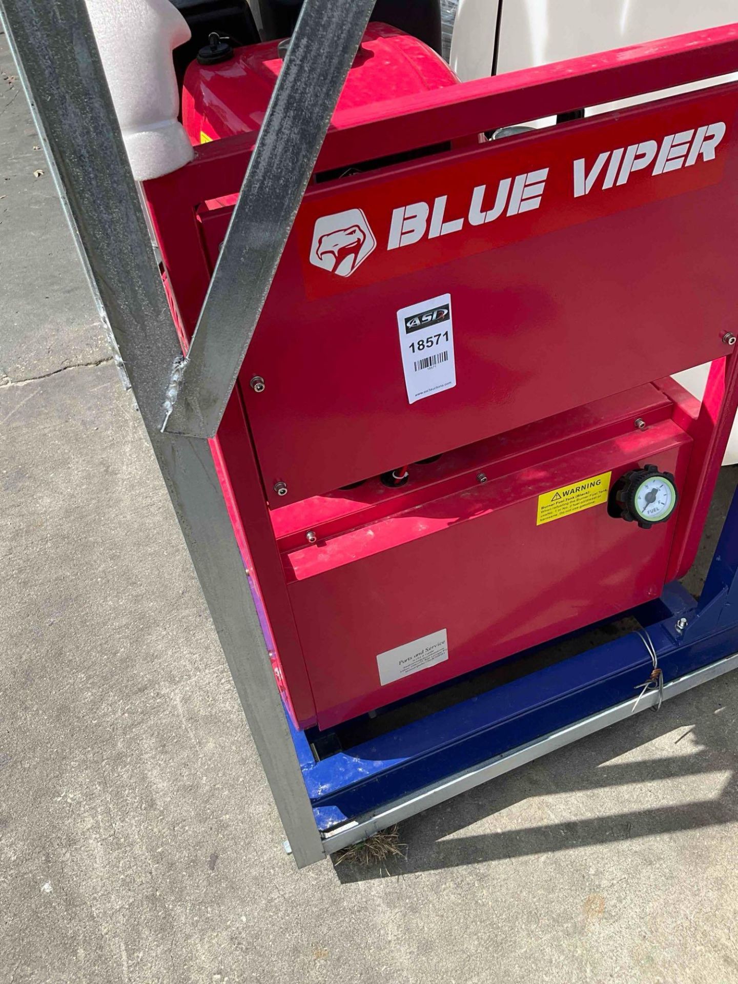 NEW BLUE VIPER HOT PRESSURE WASHER WITH TANK MODEL YS4000; APPROXIMATELY 4000 PSI; APPROXMIATELY89" - Image 13 of 13