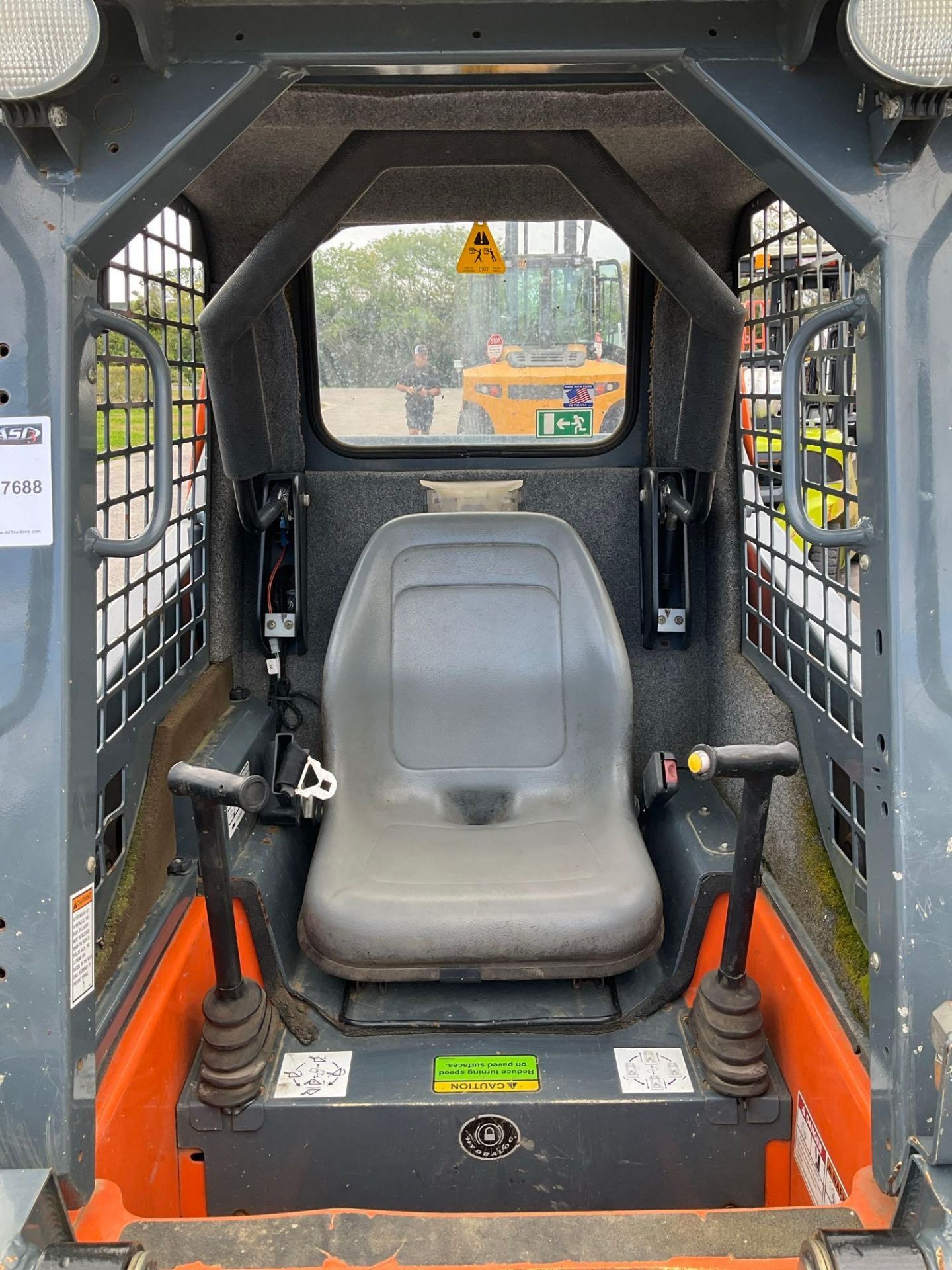 2018 GEHL COMPACT SKID STEER LOADER MODEL R105, DIESEL, BUCKET APPROX 53", RUNS AND OPERATES - Image 10 of 13