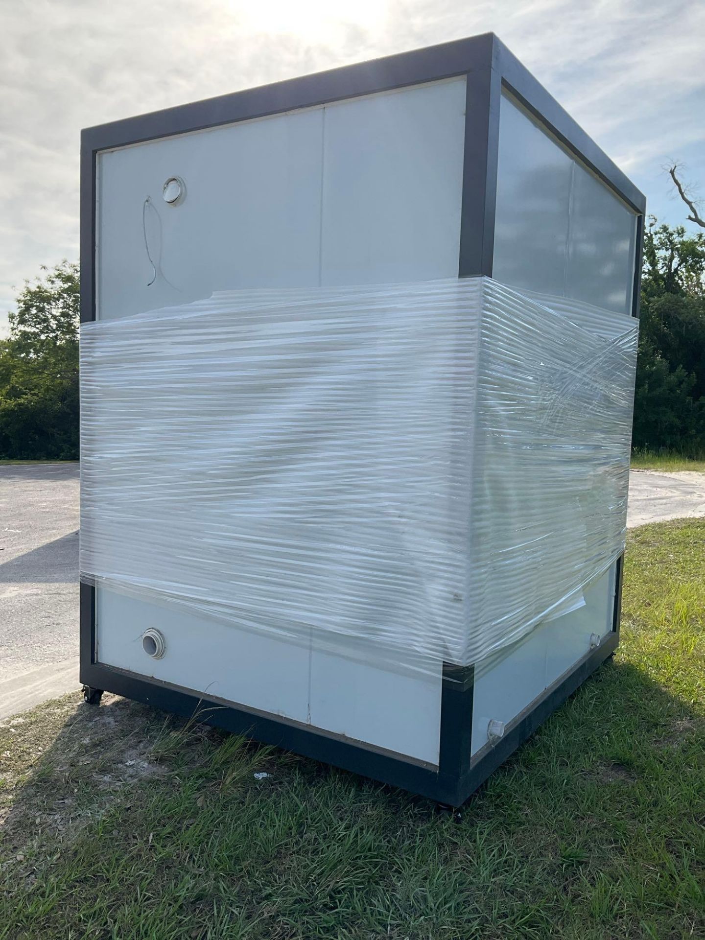 UNUSED PORTABLE BATHROOM WITH SHOWER, SINK, MIRROR, TOILET, TOILET PAPER HOLDER, LIGHTS, VENTILAT... - Image 5 of 9