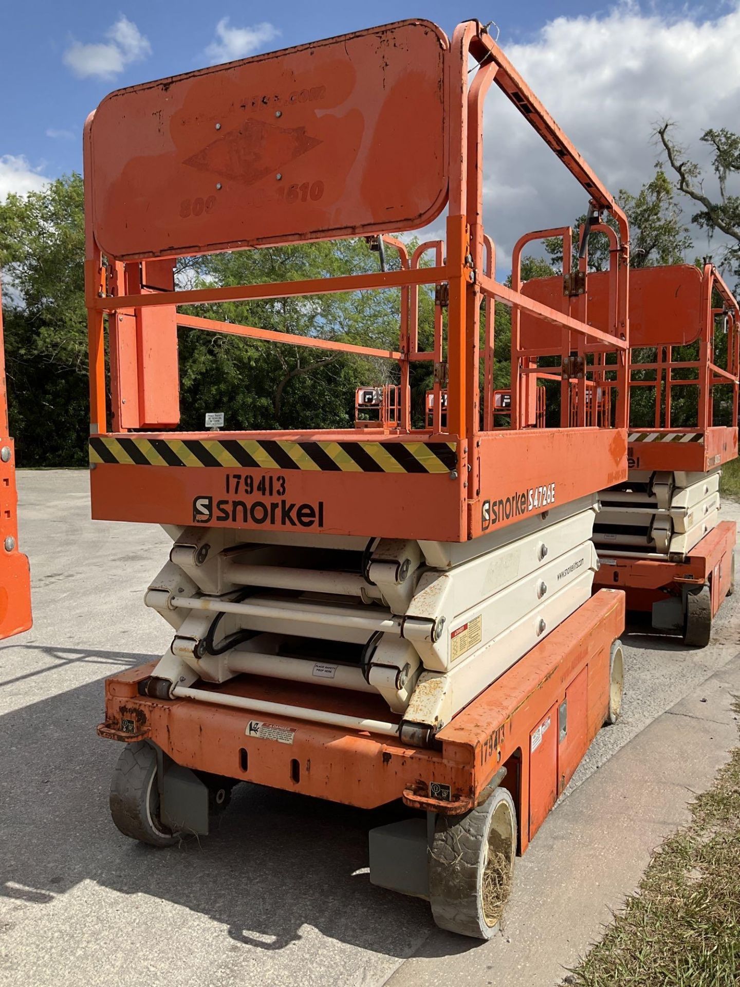 2016 SNORKEL SCISSOR LIFT MODEL S4726E ANSI , ELECTRIC, APPROX MAX PLATFORM HEIGHT 26FT, NON MARK... - Image 4 of 11