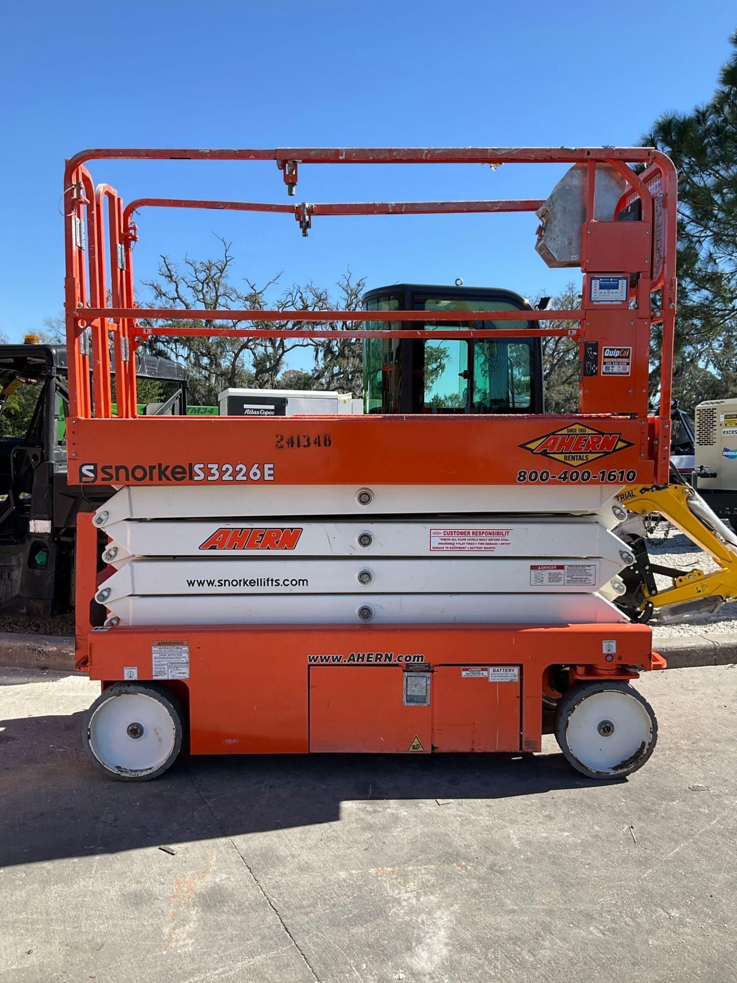 2019 SNORKEL SCISSOR LIFT MODEL S3226E ANSI , ELECTRIC, APPROX MAX PLATFORM HEIGHT 26FT, NON MARK... - Image 2 of 11