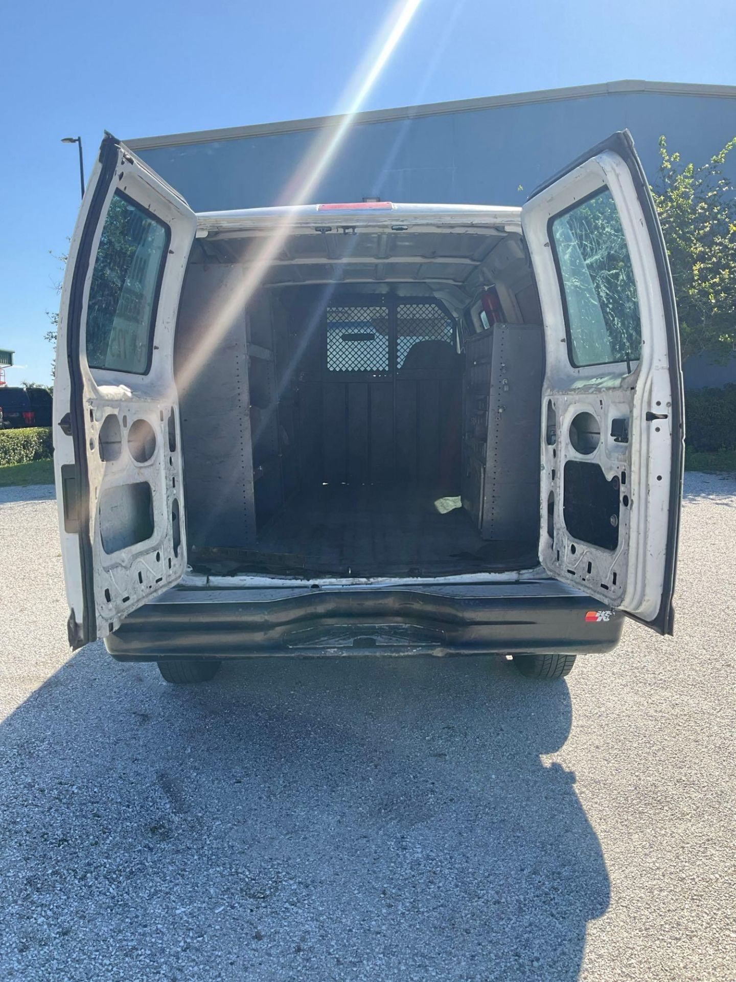 2003 FORD E-SERIES CARGO VAN, APPROX GVWR 8600LBS, STORAGE UNIT & SHELVES IN BACK , RUNS & DRIVES - Image 6 of 28