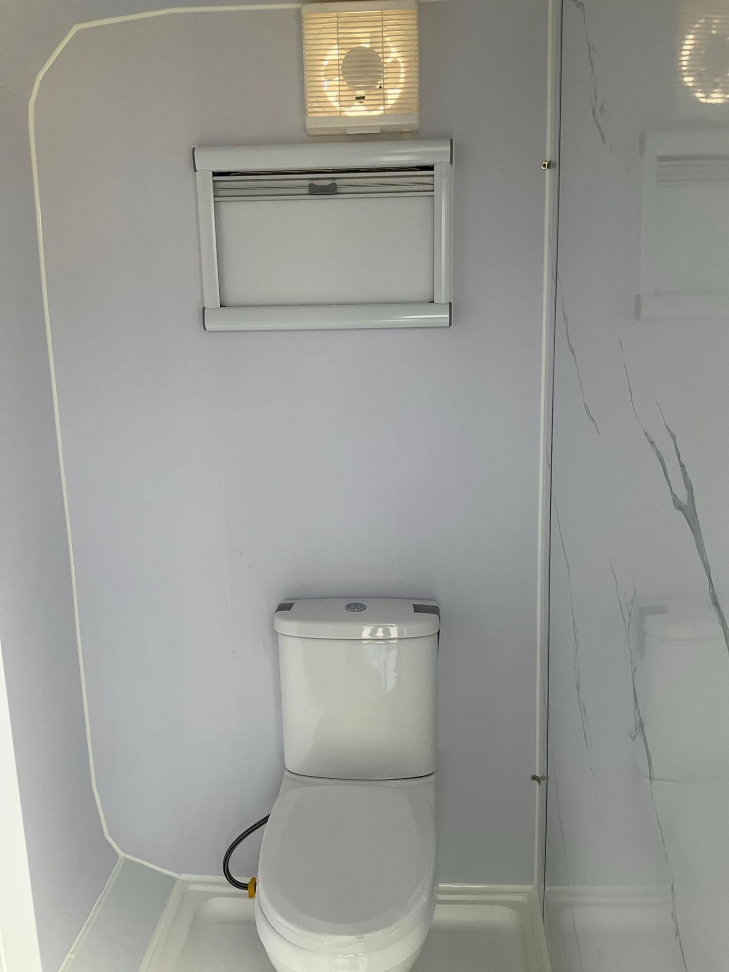 UNUSED 13FT...HOUSE WITH SHOWER ROOM, TOILET, WINDOW, PLUMBING AND ELECTRIC HOOK UP, 110V, LIGHTI... - Image 17 of 19