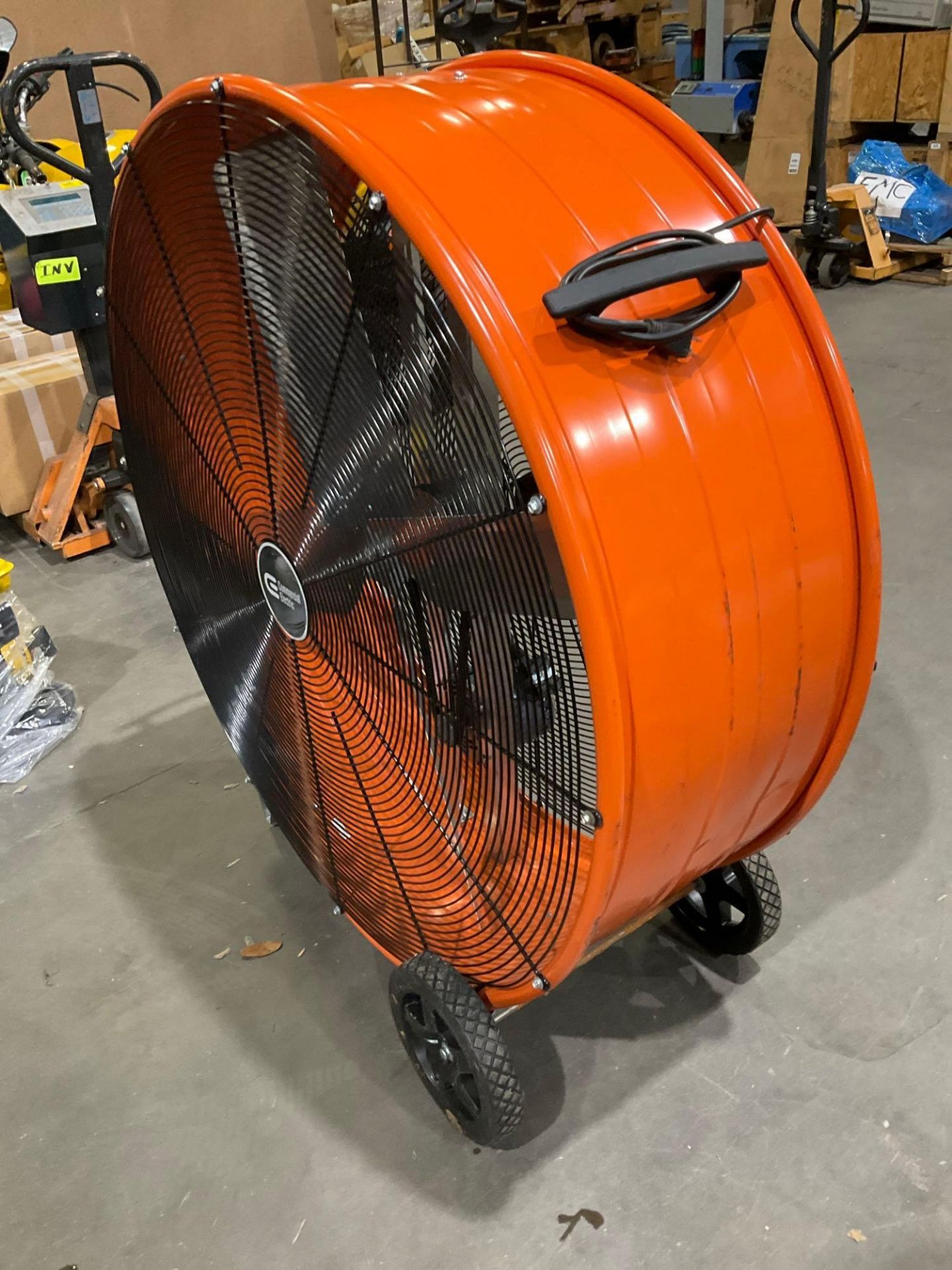 UNUSED 42" COMMERCIAL ELECTRIC PORTABLE BARREL FAN - Image 4 of 7