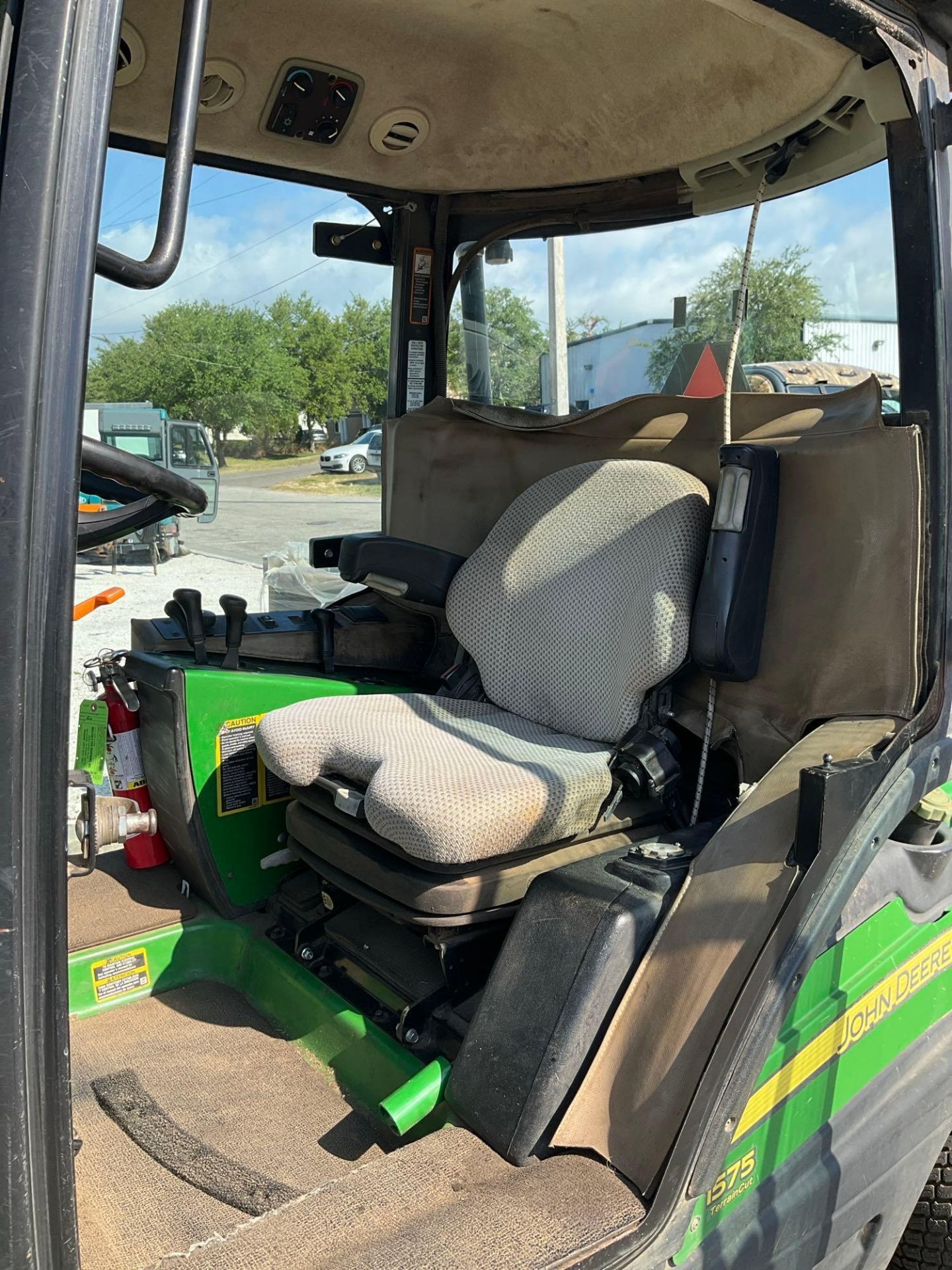 JOHN DEERE 1575 TERRAINCUT...MOWER, DIESEL, ENCLOSED CAB, 4WD, JOHN DEERE BUC10002 MD FASTBACK CO... - Image 13 of 18