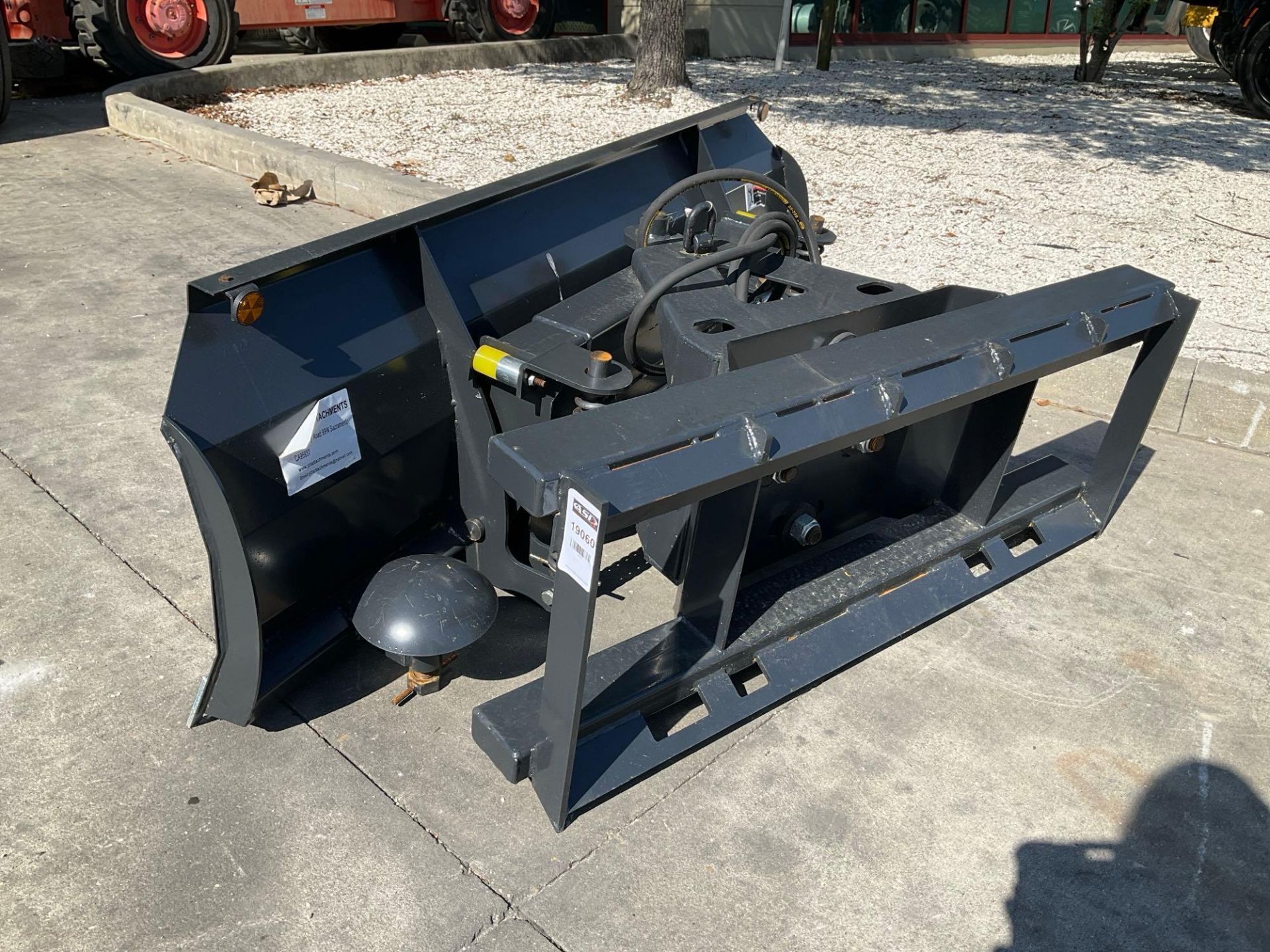 UNUSED JCT DOZER BLADE ATTACHMENT FOR UNIVERSAL SKID STEER , APPROX 72in - Image 6 of 6