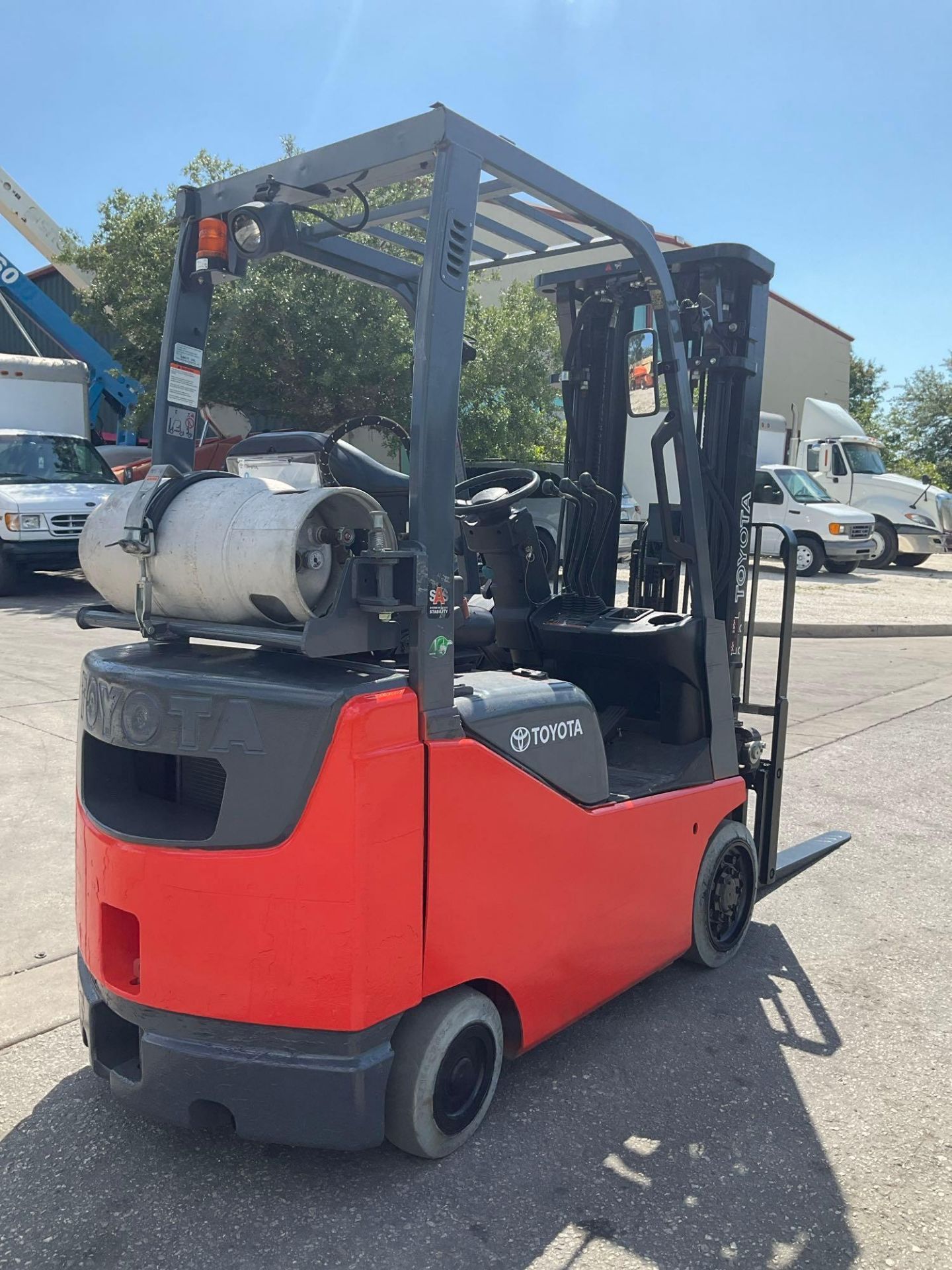 2019 TOYOTA FORKLIFT MODEL 8FGCU15, LP POWERED, APPROX MAX CAPACITY 2500, MAX HEIGHT 189in, TILT, - Image 5 of 12