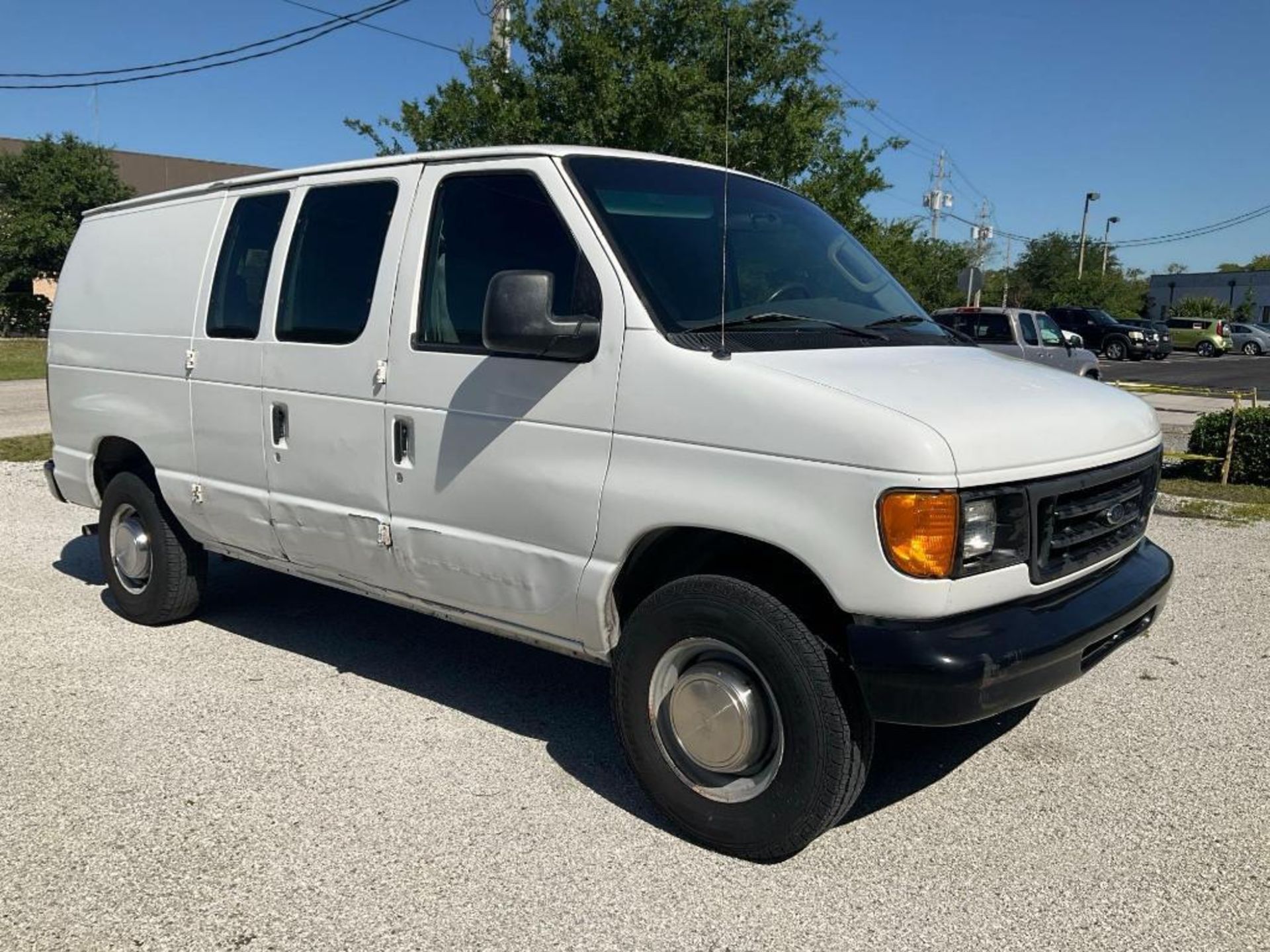 2003 FORD E-SERIES CARGO VAN, APPROX GVWR 8600LBS, STORAGE UNIT & SHELVES IN BACK , RUNS & DRIVES - Image 12 of 28