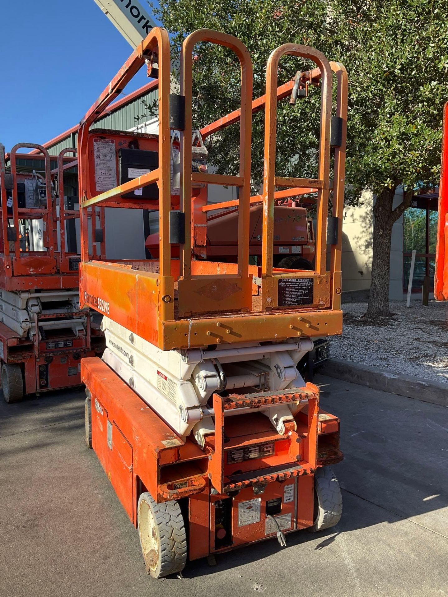 SNORKEL SCISSOR LIFT MODEL S3219E ANSI , ELECTRIC, APPROX MAX PLATFORM HEIGHT 19FT, NON MARKING - Image 7 of 11