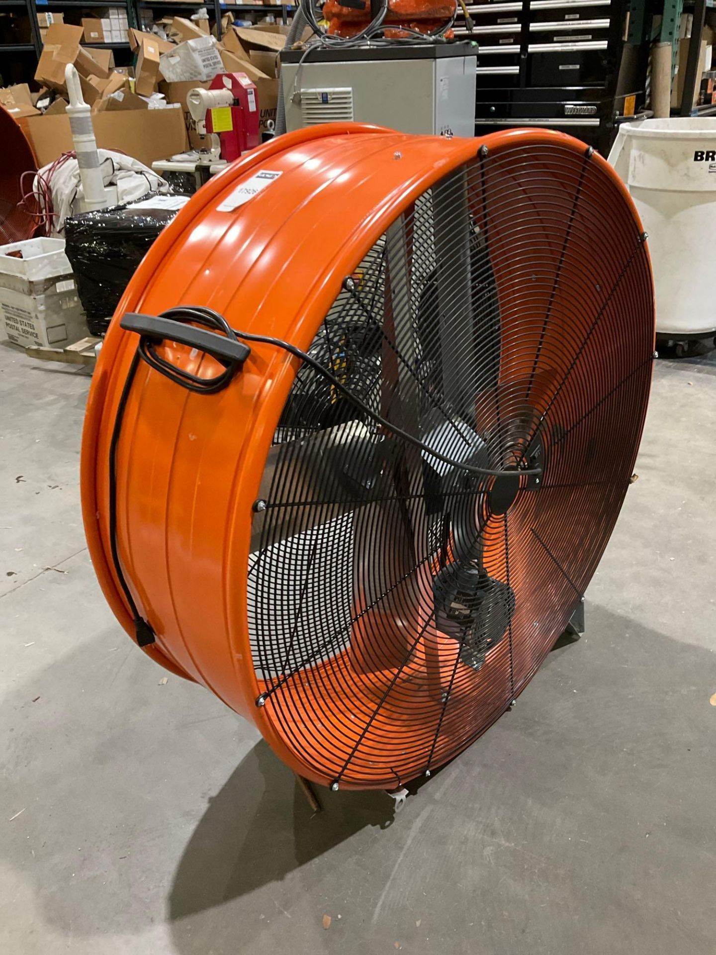 UNUSED 42" COMMERCIAL ELECTRIC PORTABLE BARREL FAN - Image 4 of 8