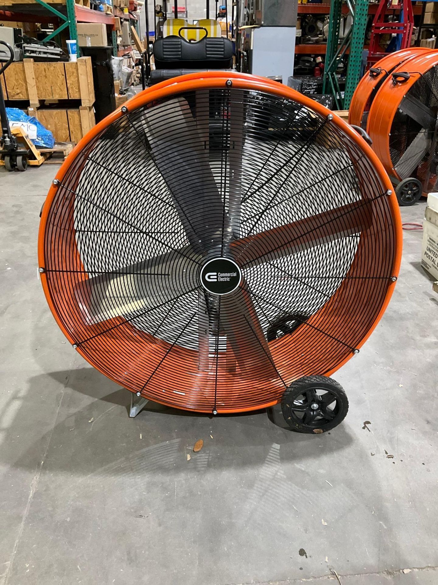 UNUSED 42" COMMERCIAL ELECTRIC PORTABLE BARREL FAN - Image 3 of 7