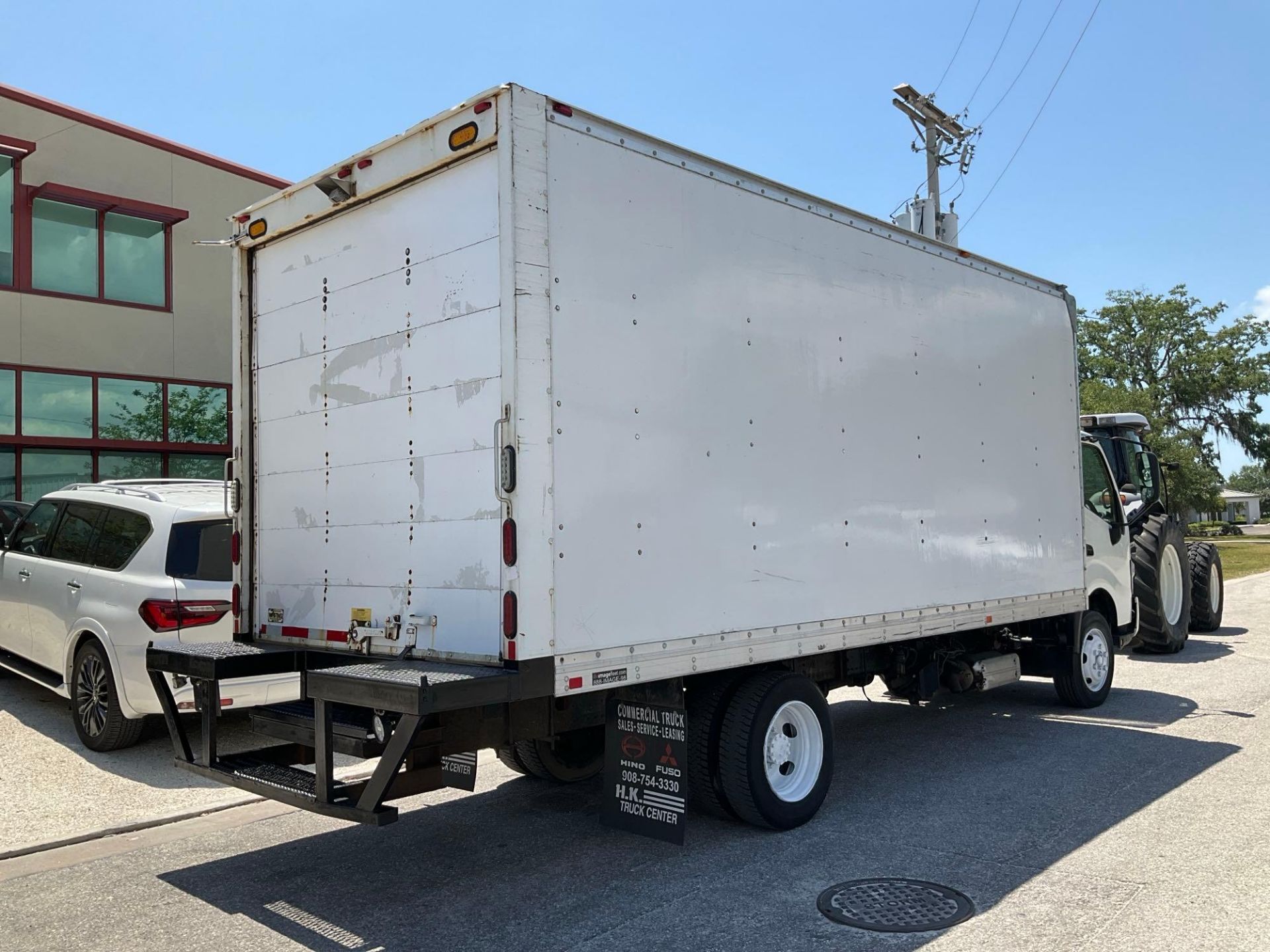 2017 HINO 740 BOX TRUCK, DIESEL , APPROX GVWR 17,950 LBS, BOX BODY APPROX 18FT, ETRACKS, BACK UP ... - Image 4 of 23